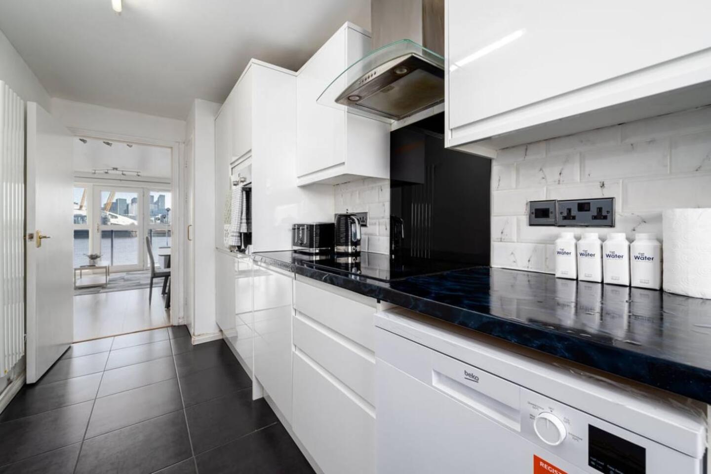 Luxury Two Bedroom River View In Canary Wharf Apartment London