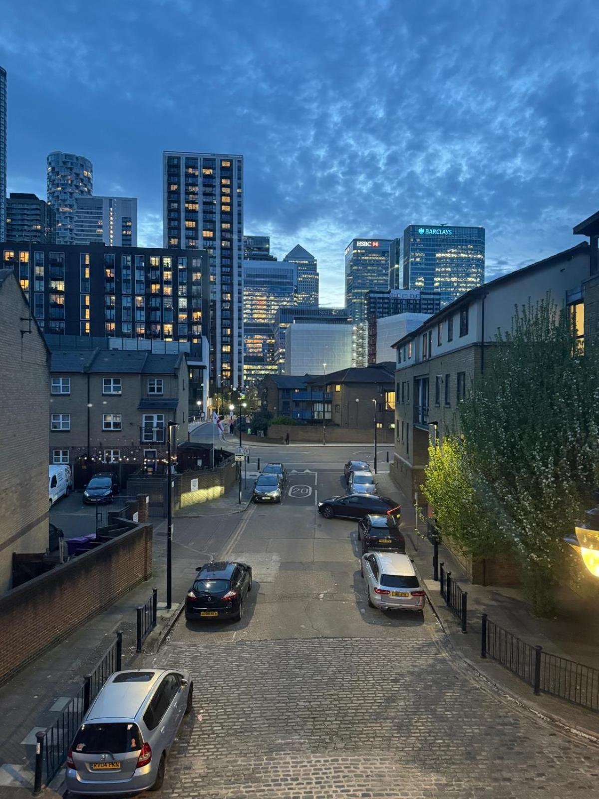 Apartment Luxury Two Bedroom River View In Canary Wharf *