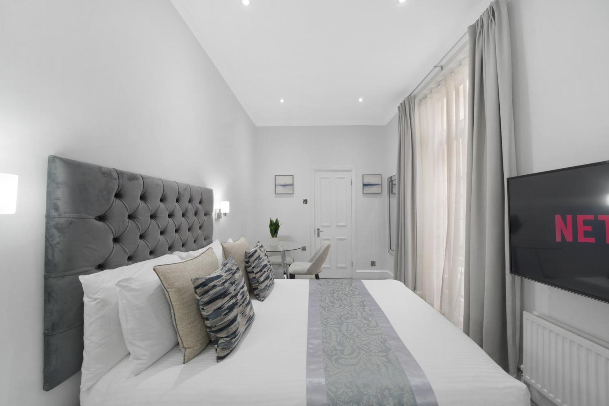 Oxford Street Homestay London