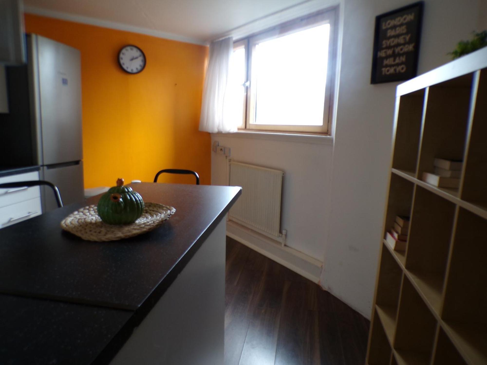 Apartment Chelsea Orange Sleeps10-petsok-parking *
