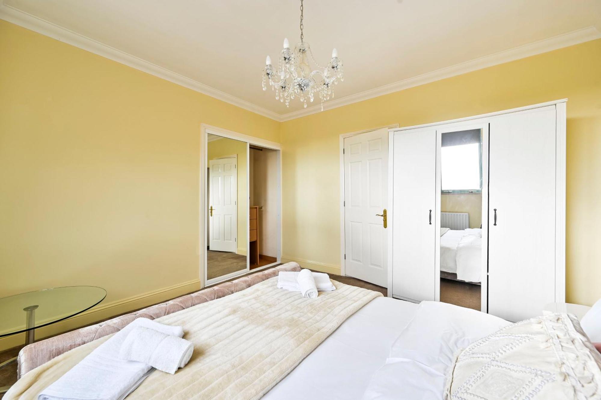 Stylish Kilburn Escape - Boutique Living In Apartment London