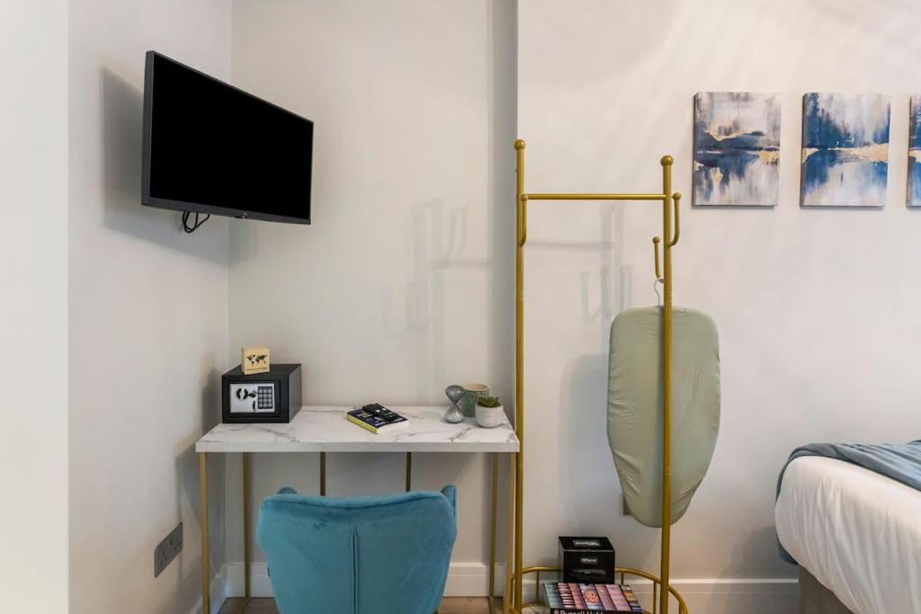 74 Graham Road - Basement London