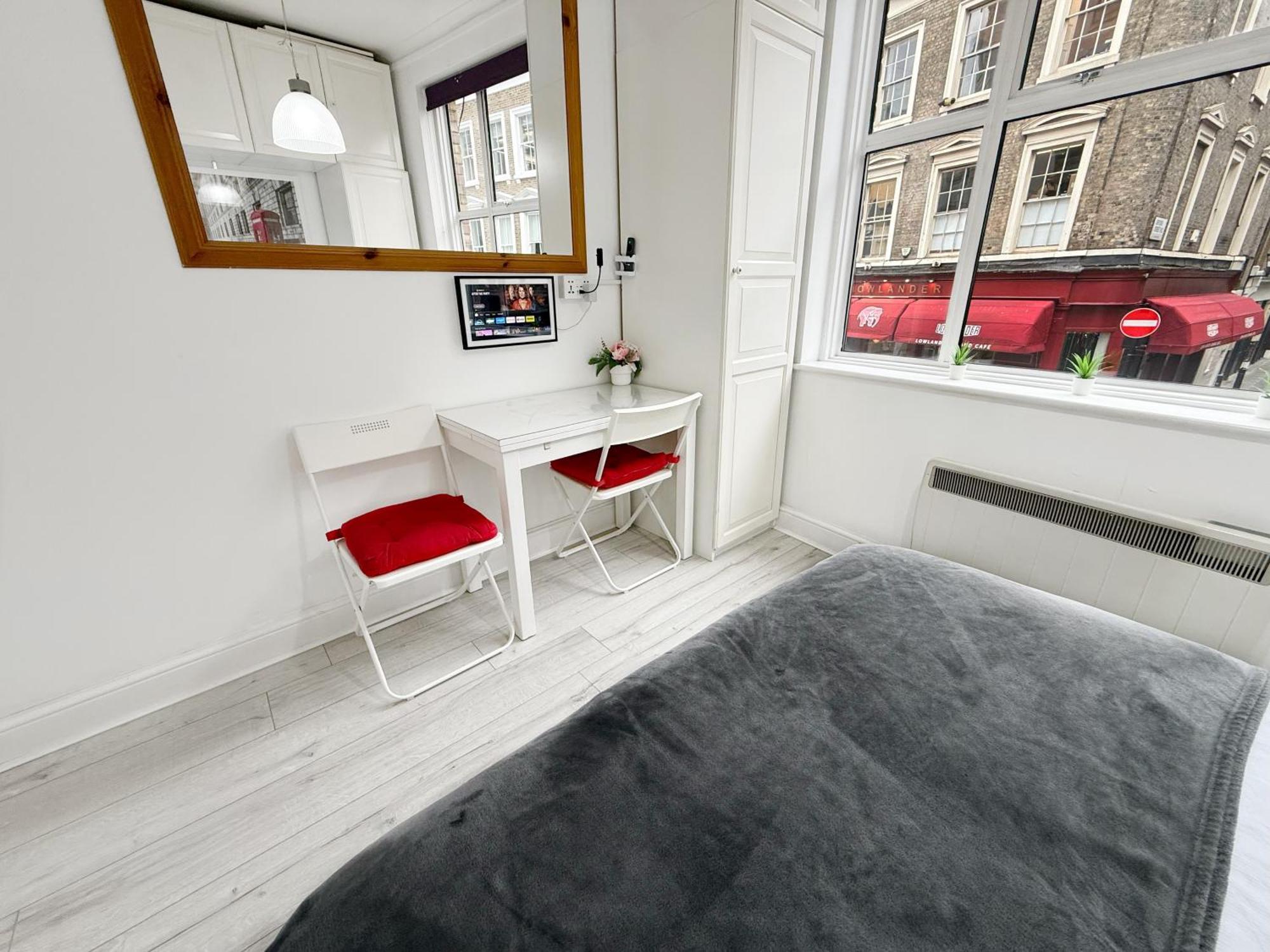 Luxurious Terrace 2 Bedrooms In Relaxing Apartment In Covent Garden London