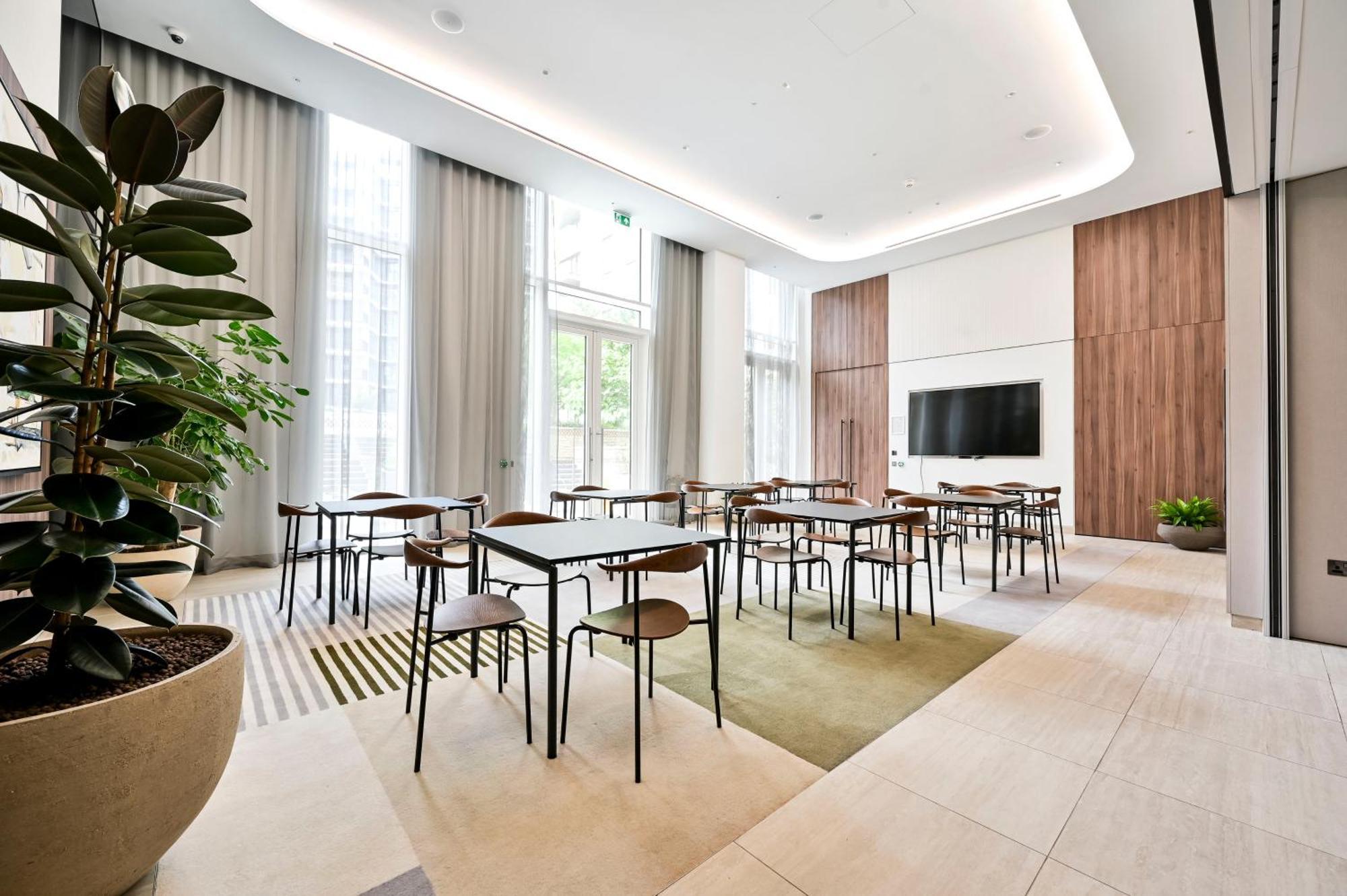 Apartment Luxury 2-bed 2-bath -white Living -steps To Tube