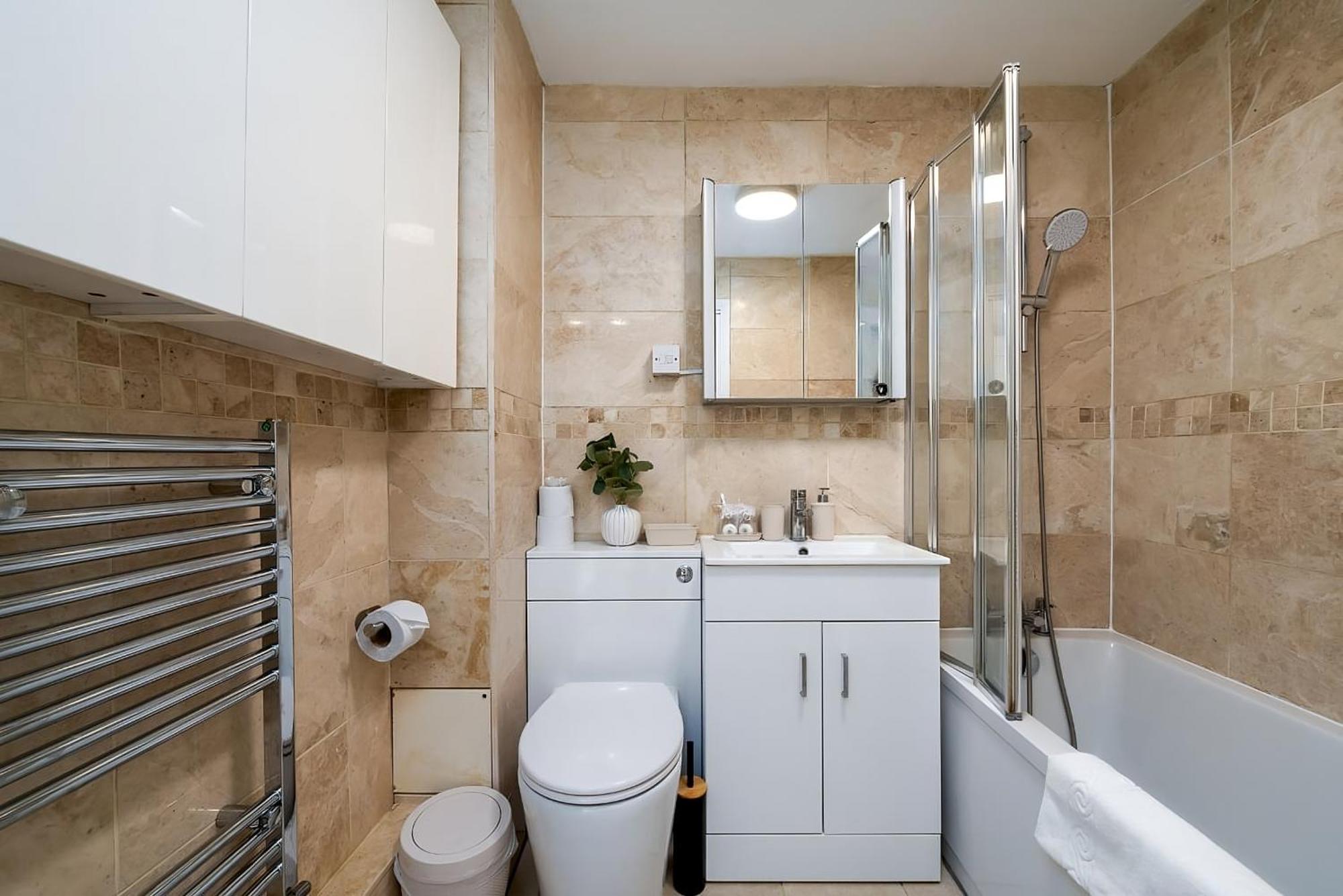 Luxury Two Bedroom River View In Canary Wharf London