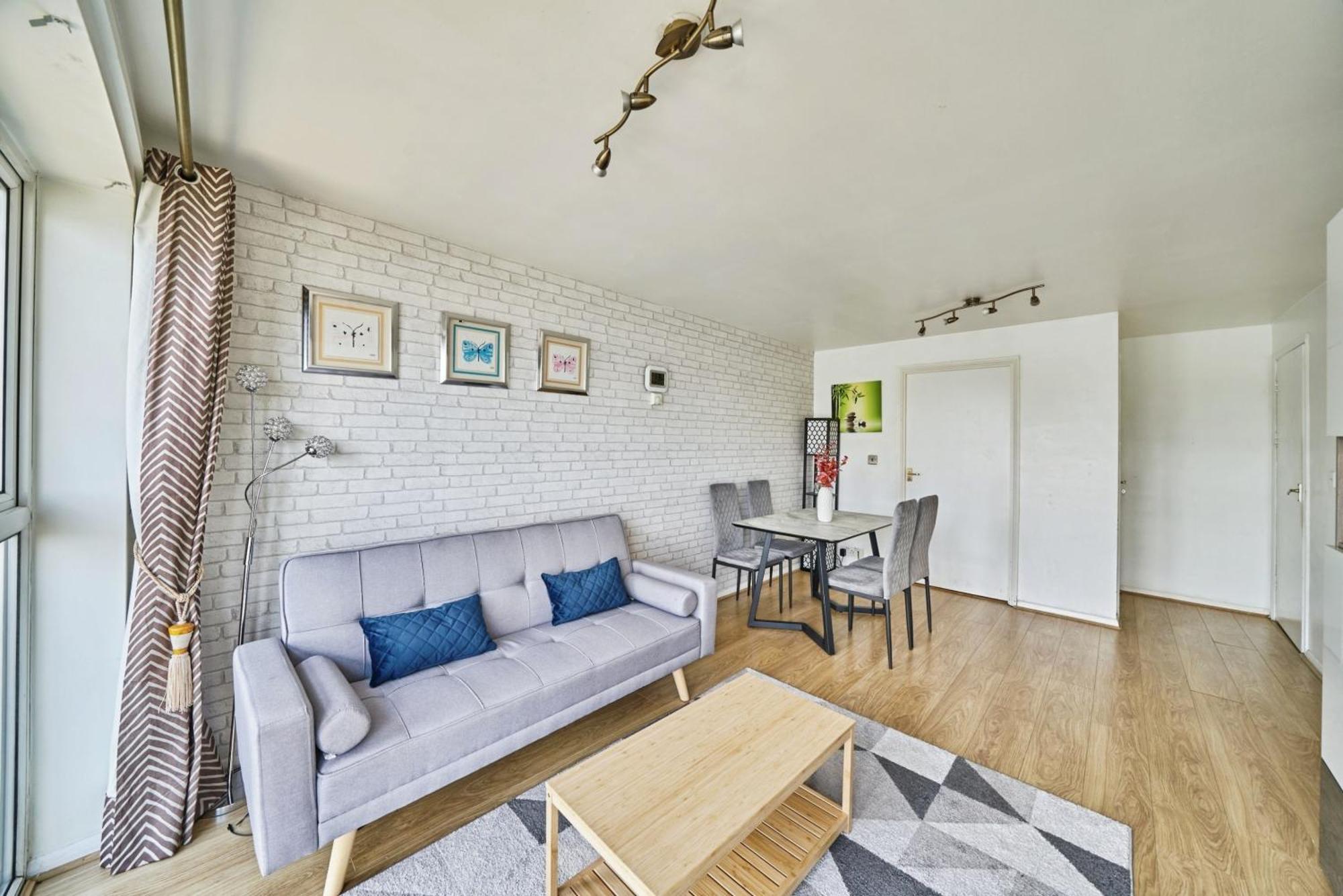 Apartment Luxury Two Bedroom River View In Canary Wharf *