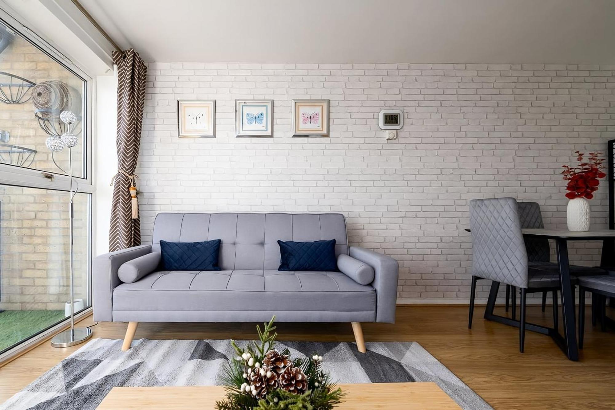 Luxury Two Bedroom River View In Canary Wharf *