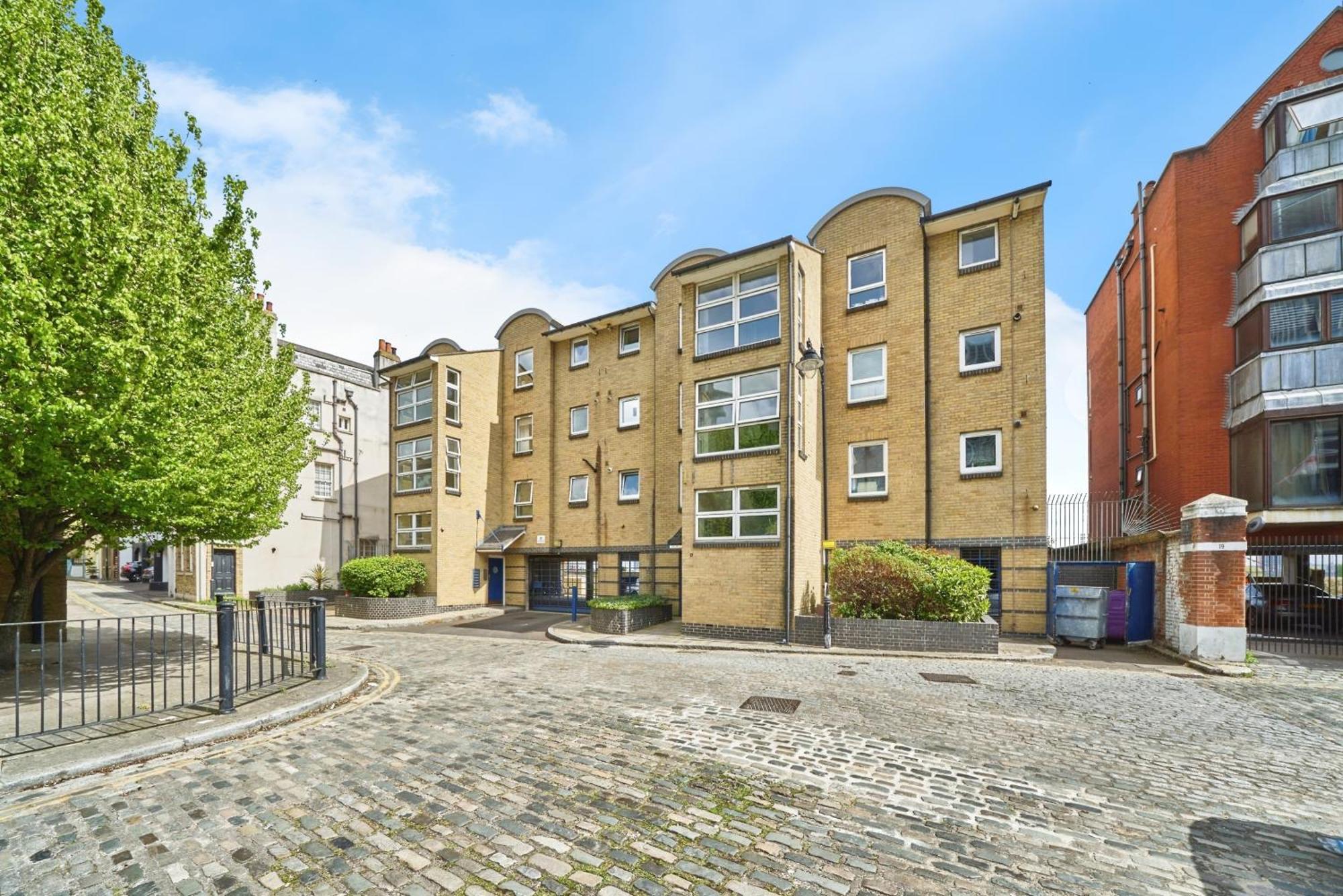 Luxury Two Bedroom River View In Canary Wharf *