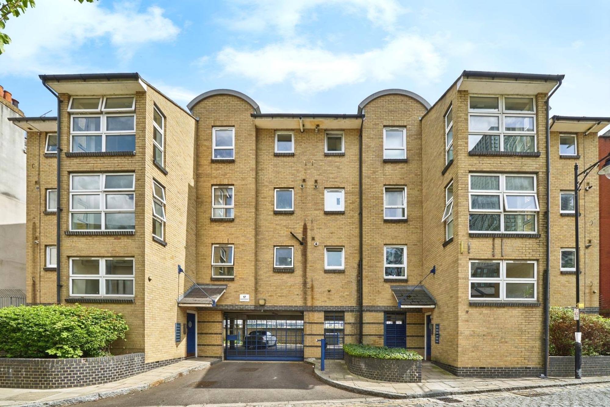 Luxury Two Bedroom River View In Canary Wharf Apartment *