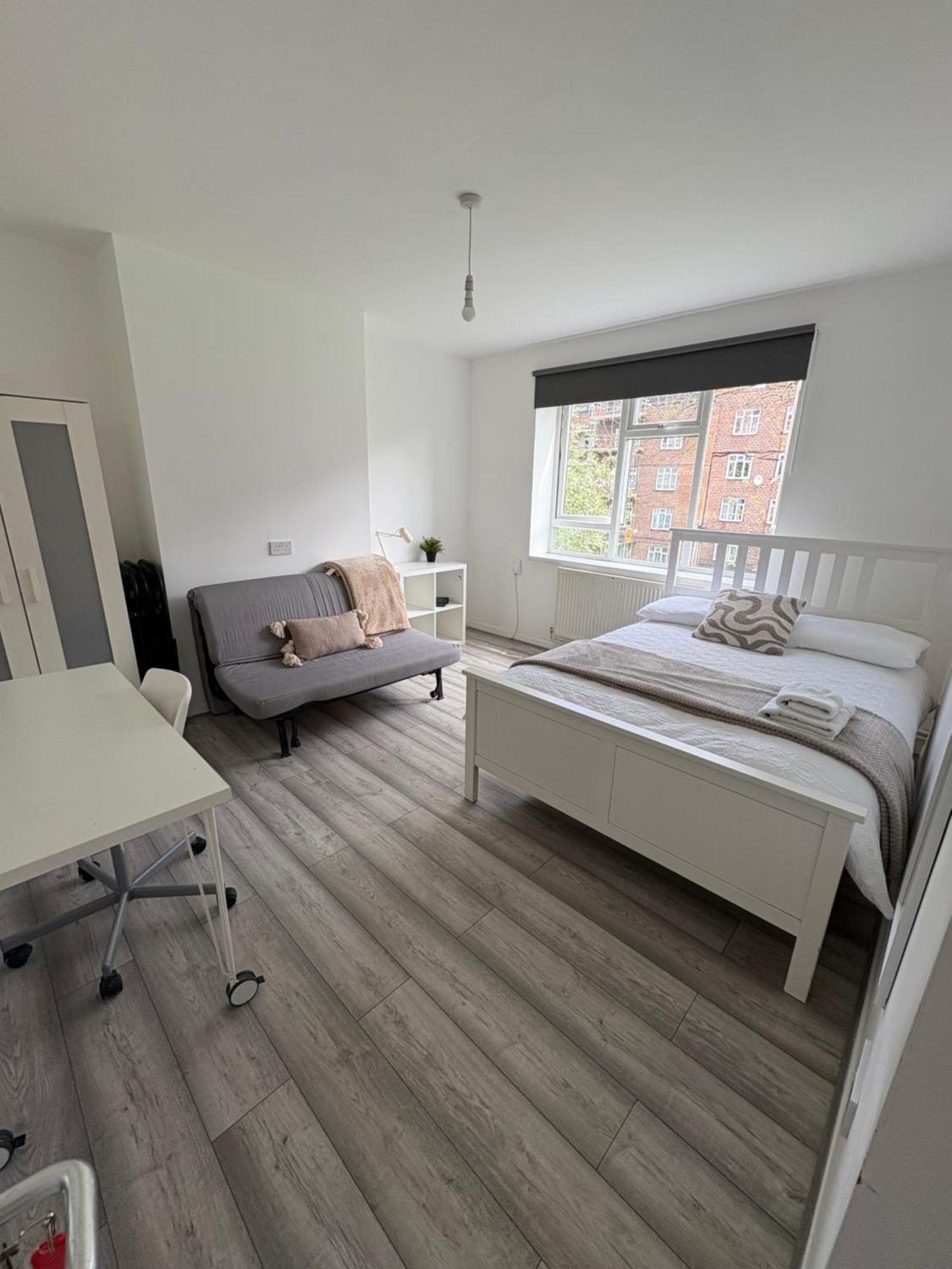 Guest house The 4 *