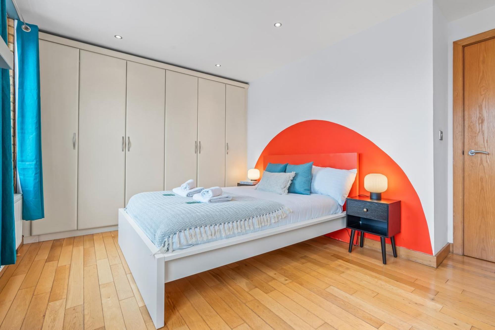 Modern And Industrial 2 Bed - Close To London Bridge, Sleeps 6 London