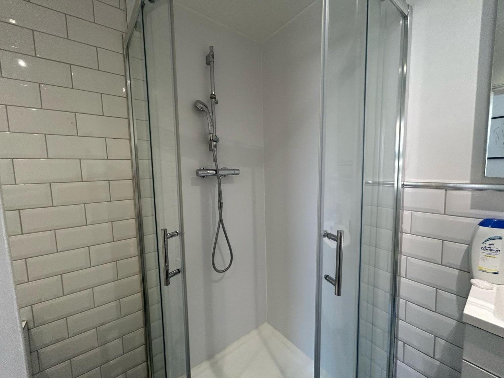 Riverside In The Heart Of Greenwich Apartment *
