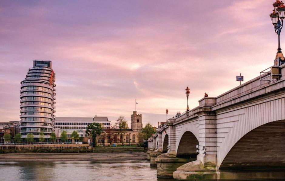 The Plush Putney Retreat