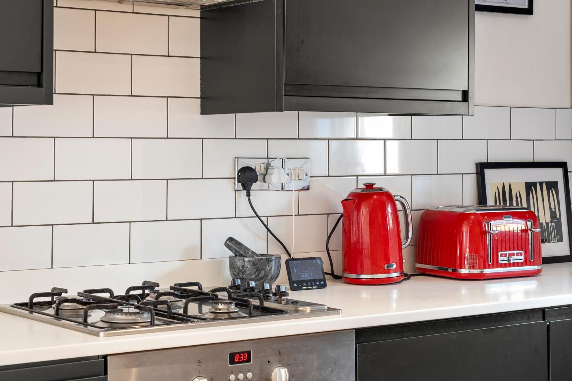 Spacious 1 Bed Maisonette In Camden By Amber Stays, Perfect For Long Term Stays, Sleeps 4! * London