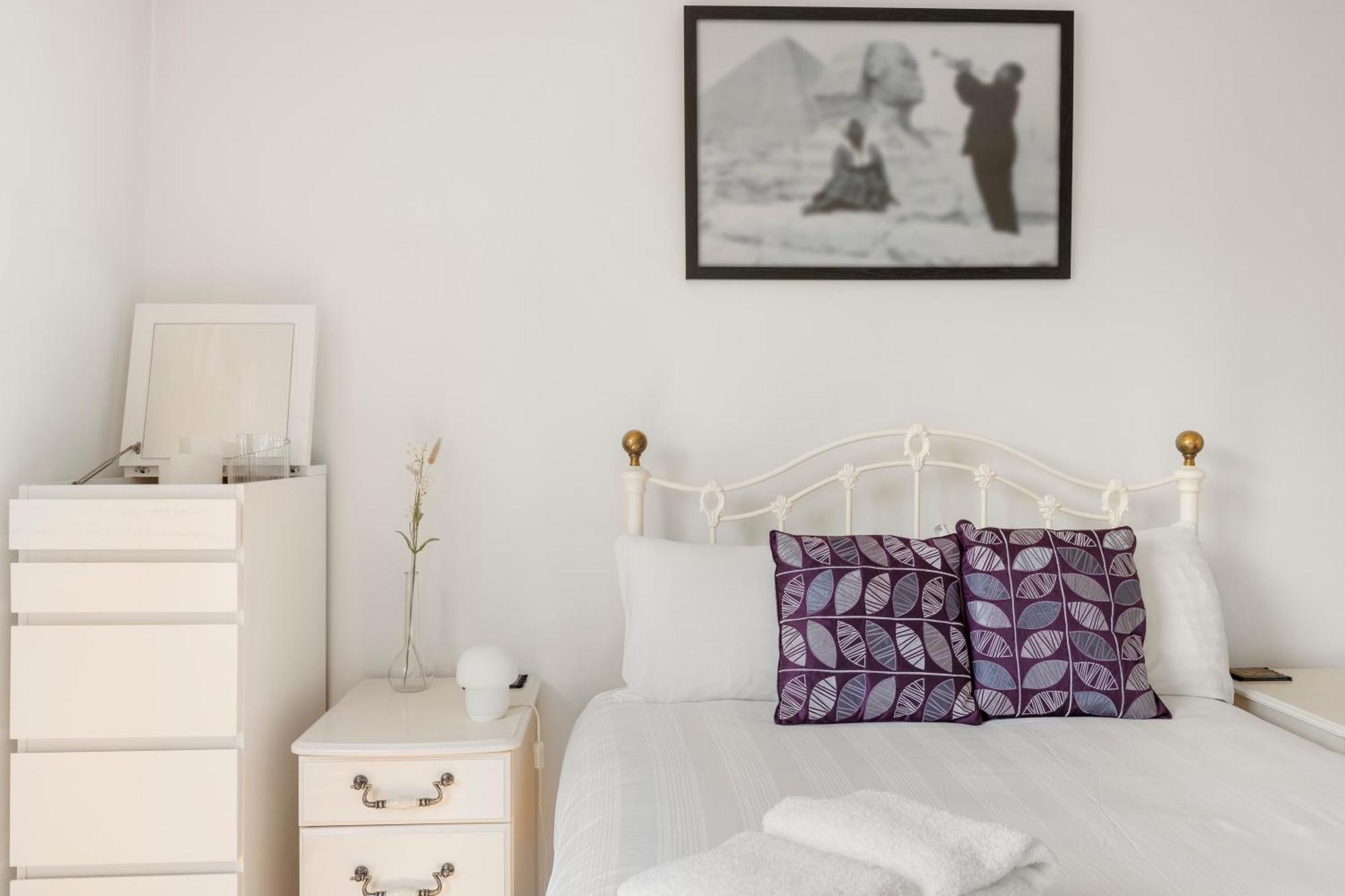 Spacious 1 Bed Maisonette In Camden By Amber Stays, Perfect For Long Term Stays, Sleeps 4! Apartment *