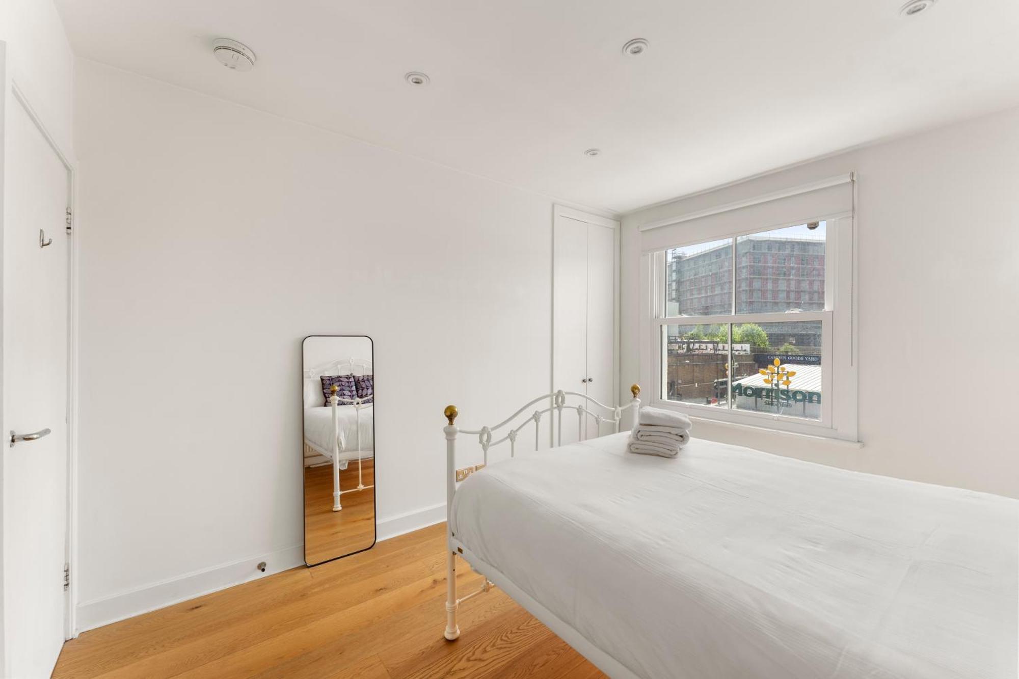 Spacious 1 Bed Maisonette In Camden By Amber Stays, Perfect For Long Term Stays, Sleeps 4! London