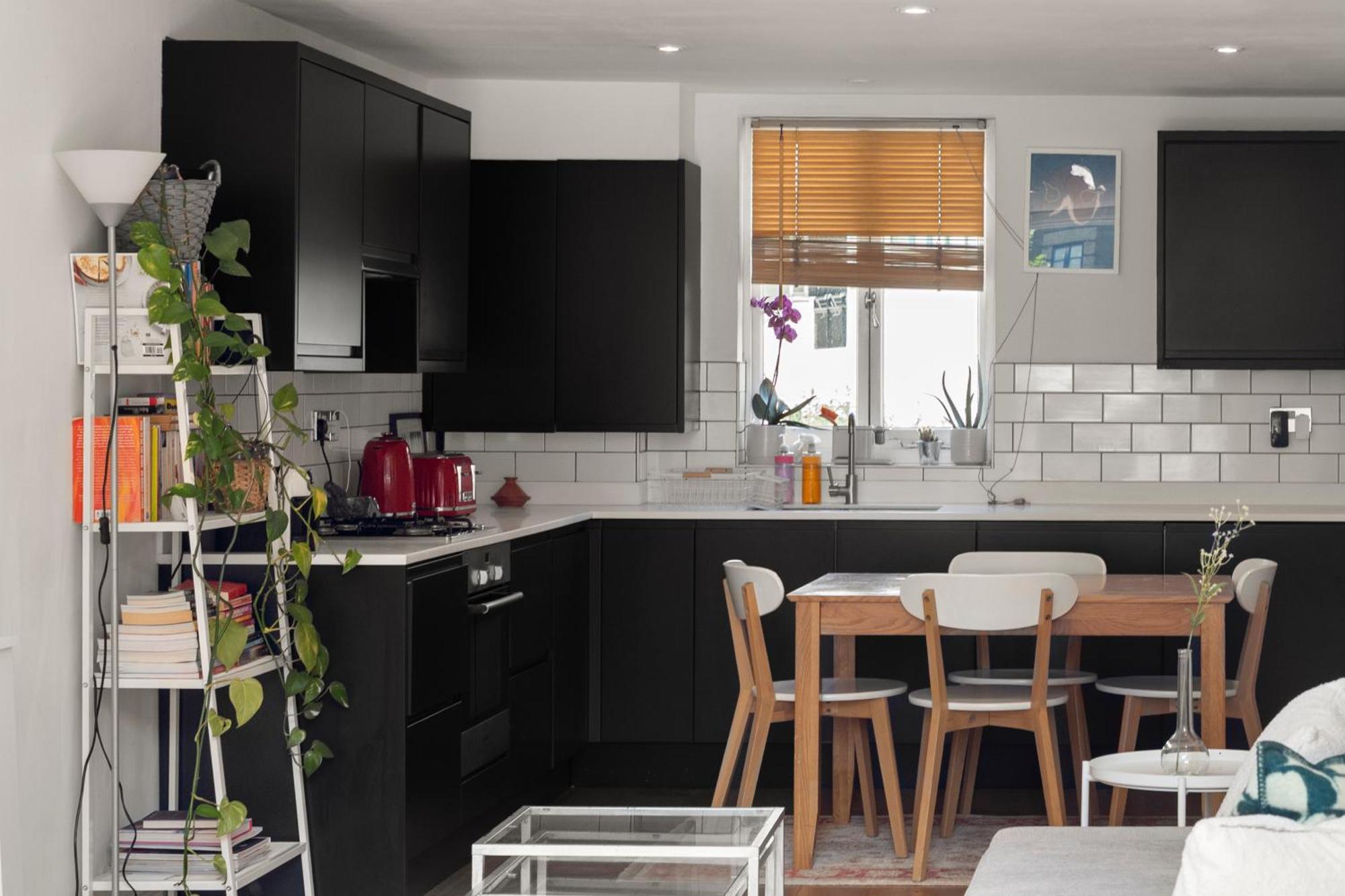 Spacious 1 Bed Maisonette In Camden By Amber Stays, Perfect For Long Term Stays, Sleeps 4! Apartment *