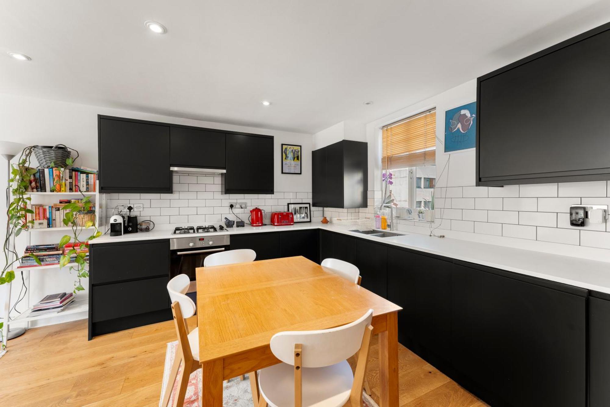 Spacious 1 Bed Maisonette In Camden By Amber Stays, Perfect For Long Term Stays, Sleeps 4! * London