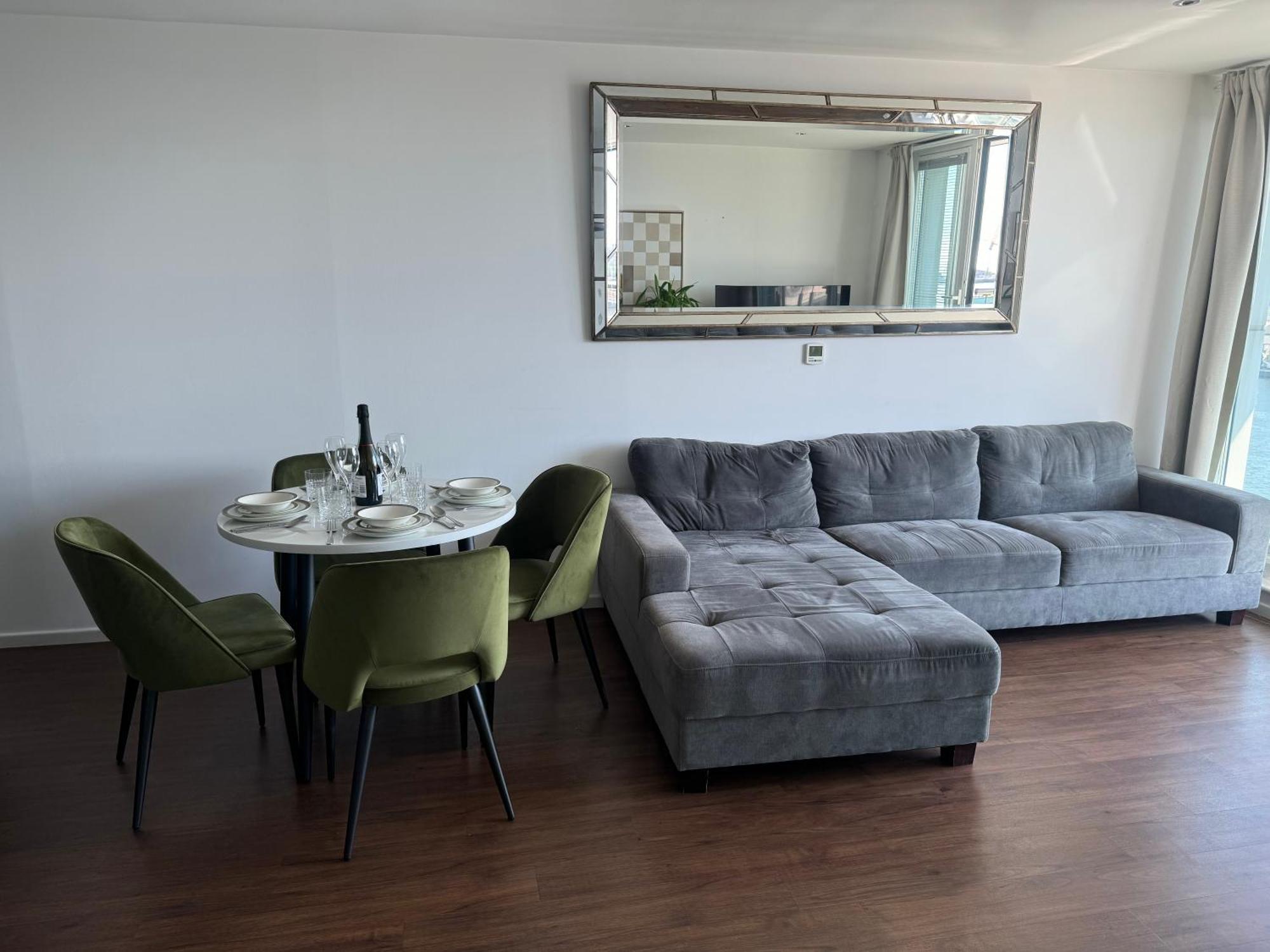 Riverstay With Free Parking Apartment London