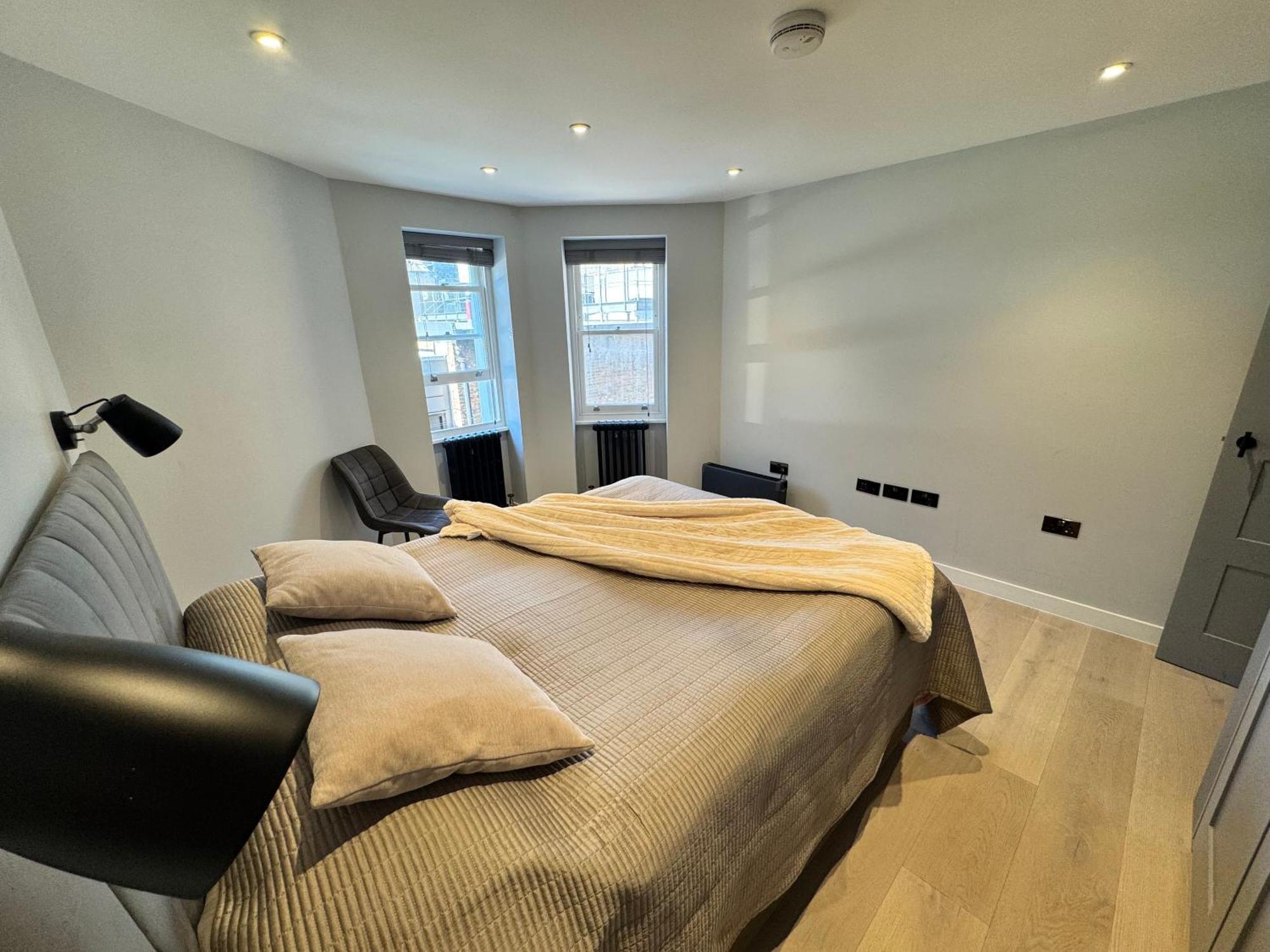 5 Min Walk To Oxford Street * London