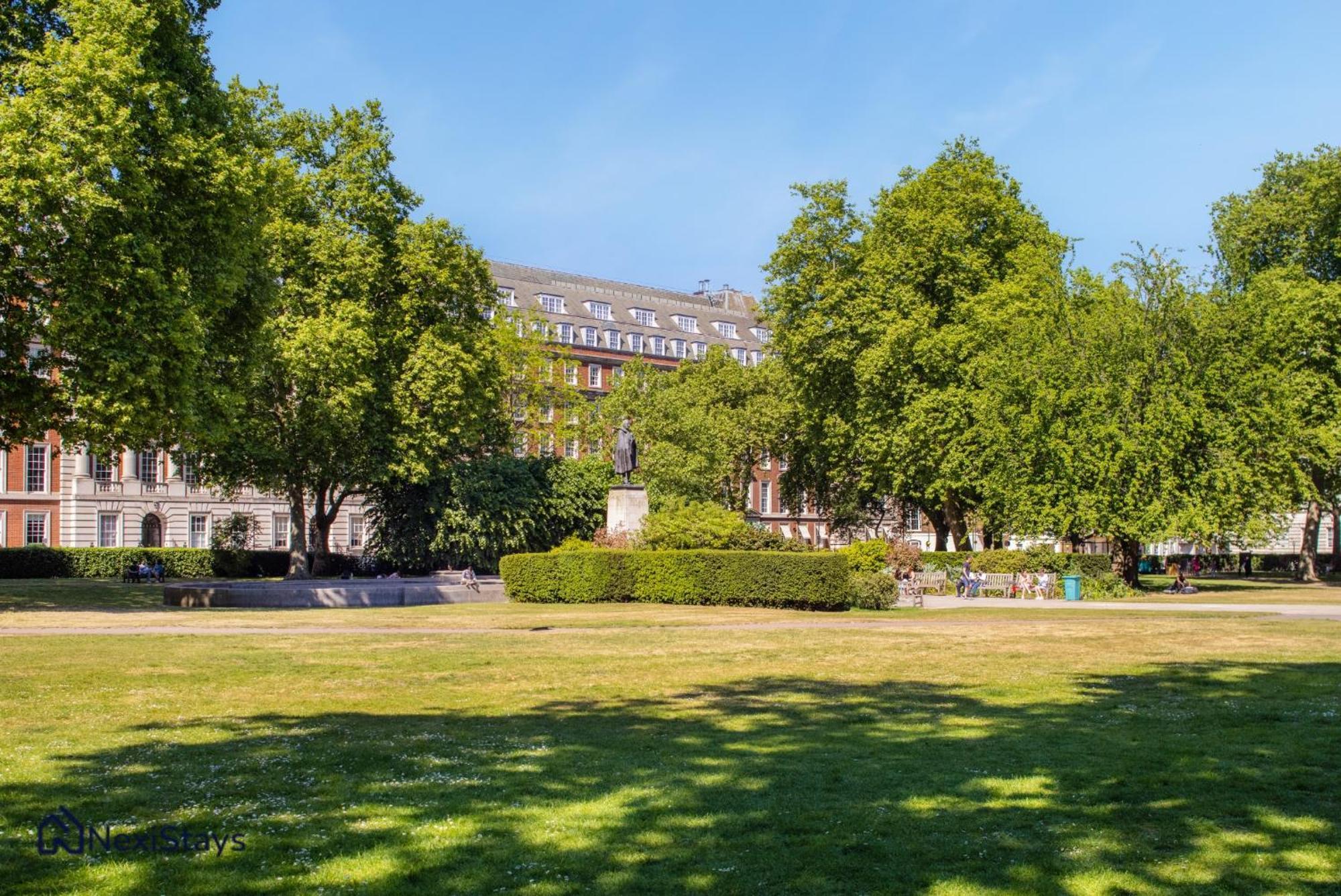 5 Mins Walk To Selfridges, Mayfair Retreat Apartment *