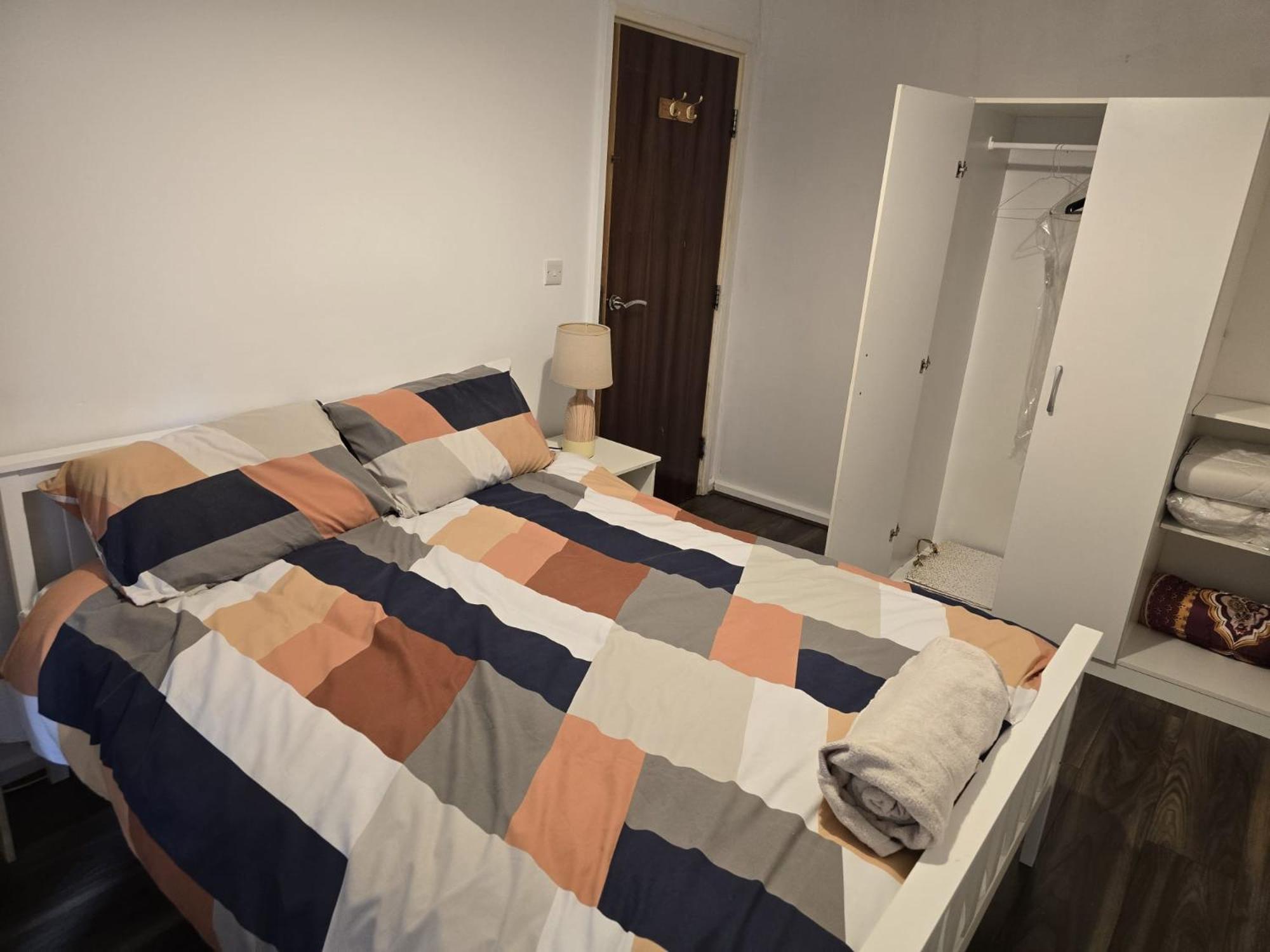 Modern 2-bedroom Bridge Apartment *