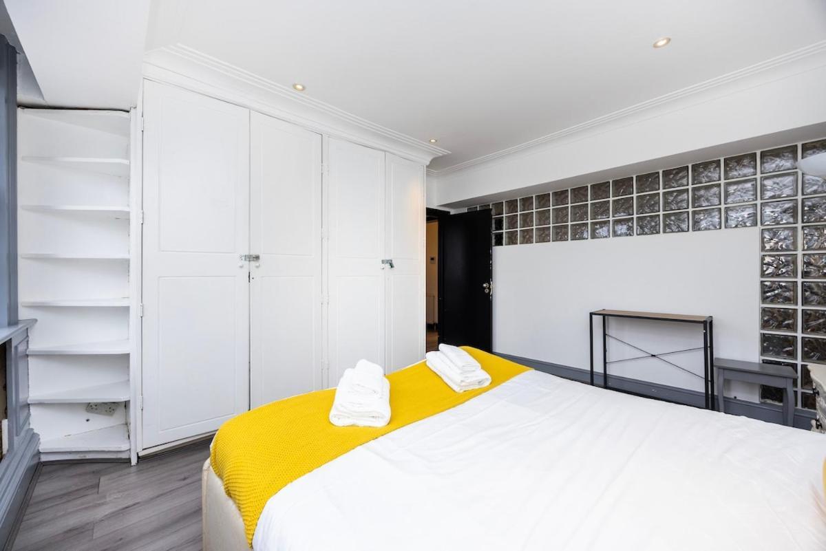 Apartment Location, Cosy & Convenient 2 Beds Flat