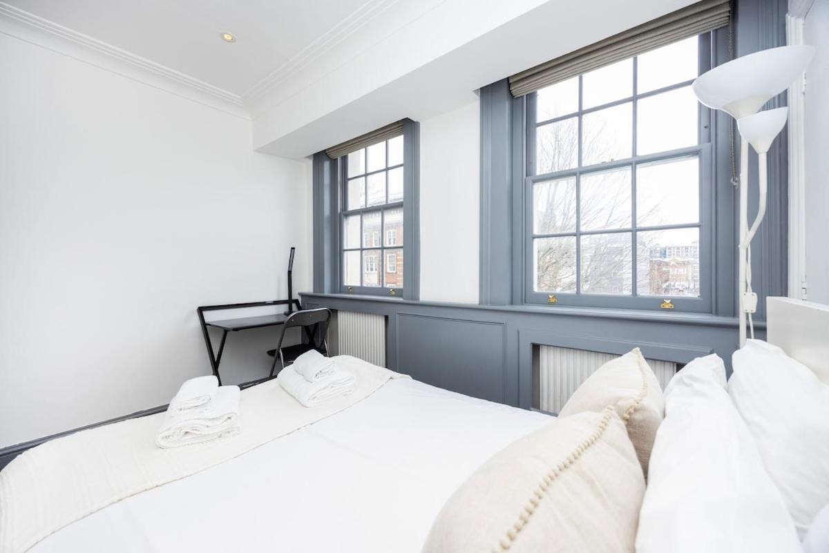 Location, Cosy & Convenient 2 Beds Flat Apartment *