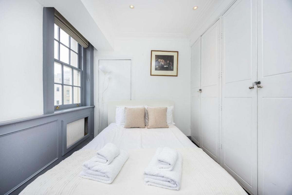 Apartment Location, Cosy & Convenient 2 Beds Flat