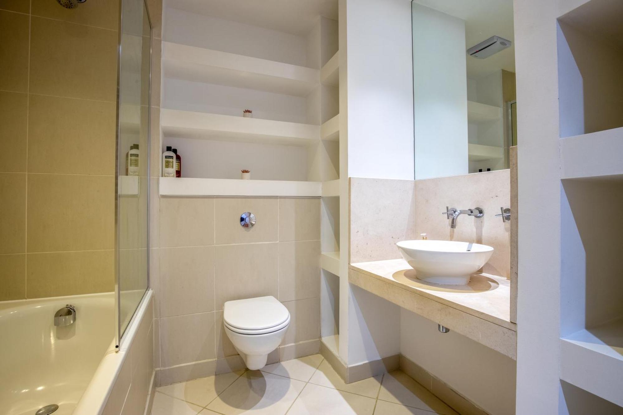 Londwell, Canary Wharf River Thames Balcony Apartment