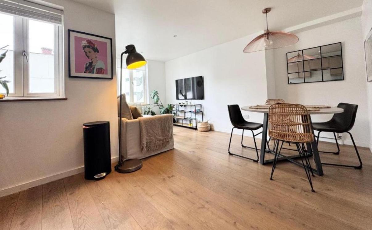 5 Min Walk To Oxford Street Apartment *
