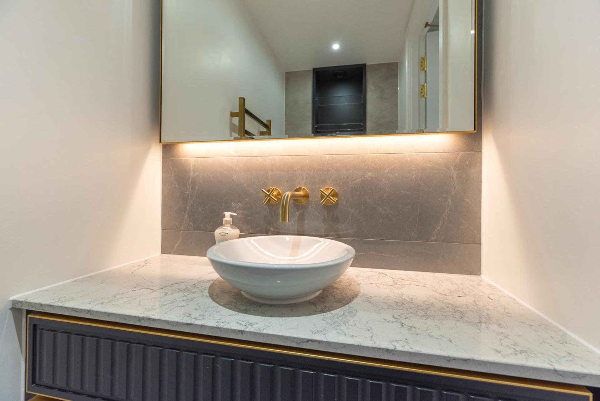 Apartment Premium 2-bedroom Flat With Lift & Private Balcony In Farringdon, London
