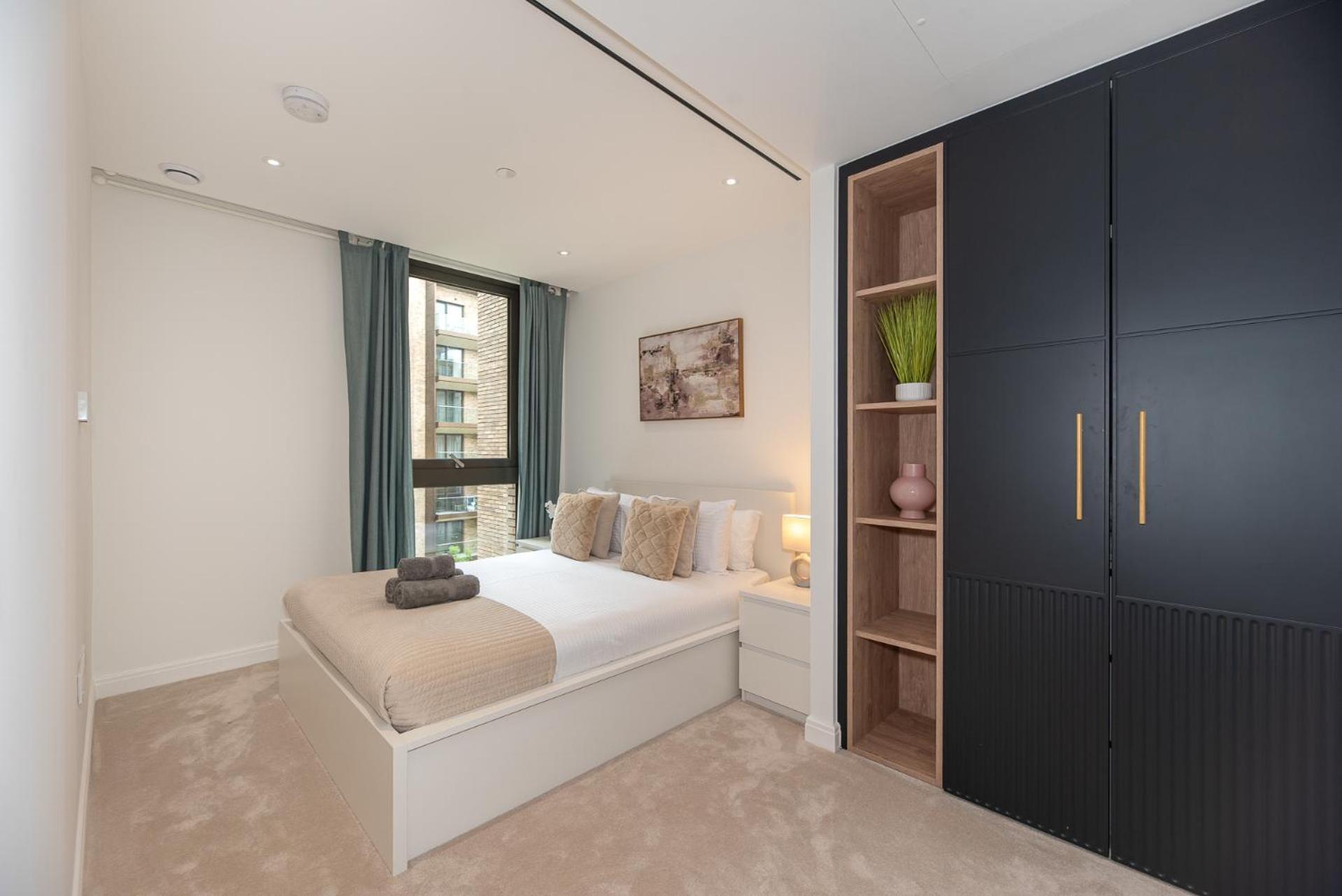 Apartment Premium 2-bedroom Flat With Lift & Private Balcony In Farringdon,