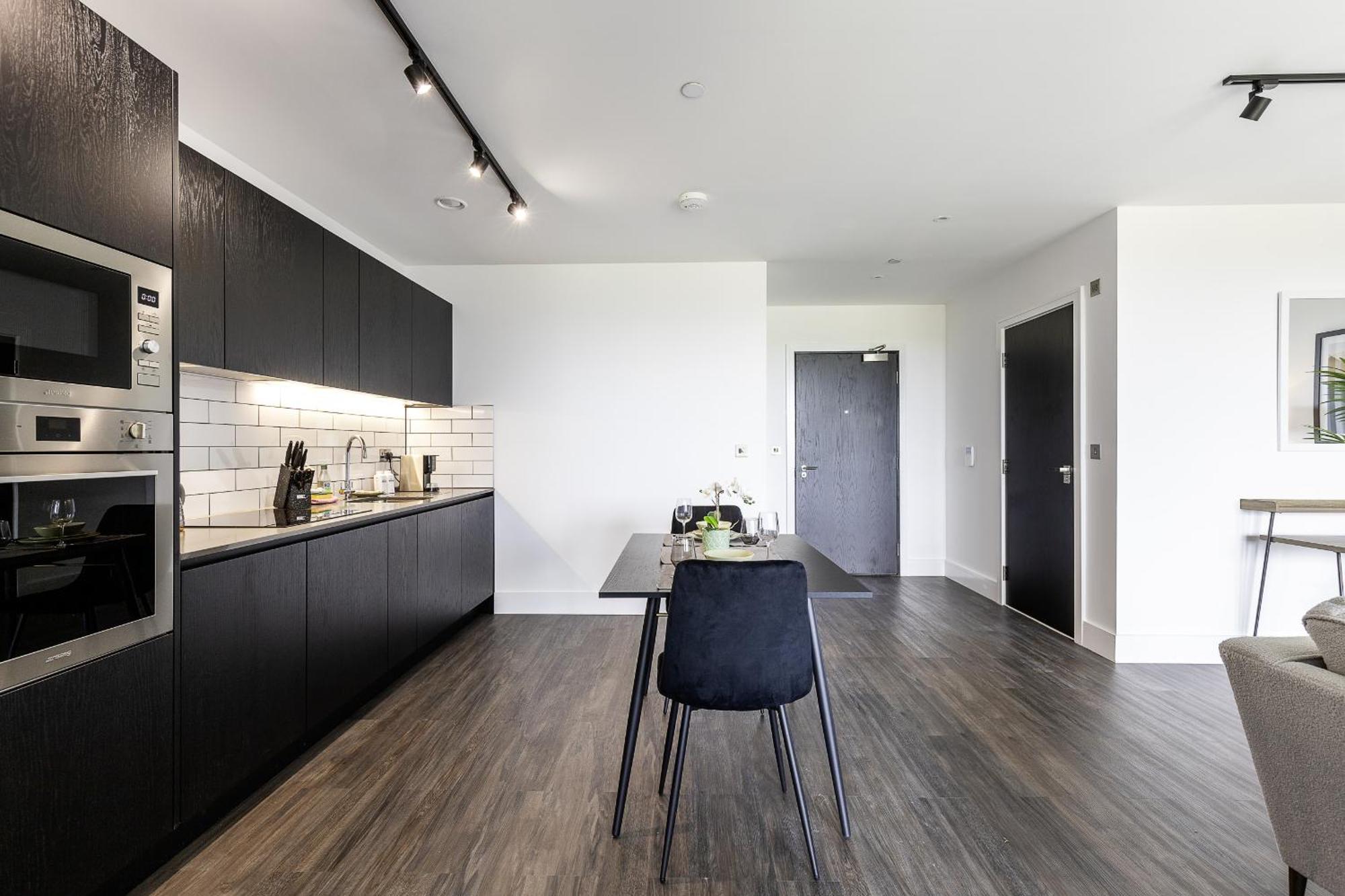 North Ken I - 1 Bedroom - 1 Bathroom - Balcony - Concierge *