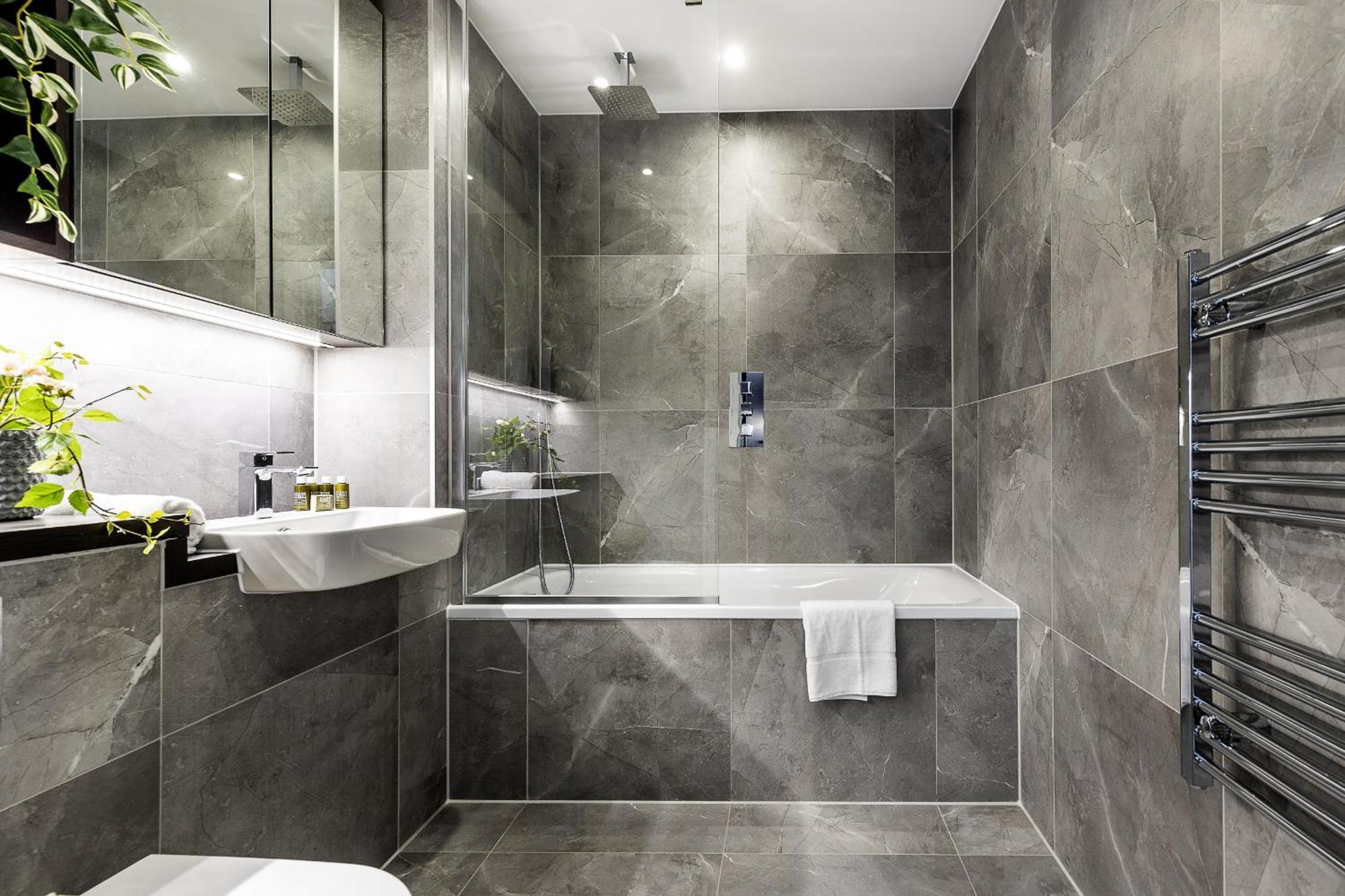 North Ken I - 1 Bedroom - 1 Bathroom - Balcony - Concierge Apartment *