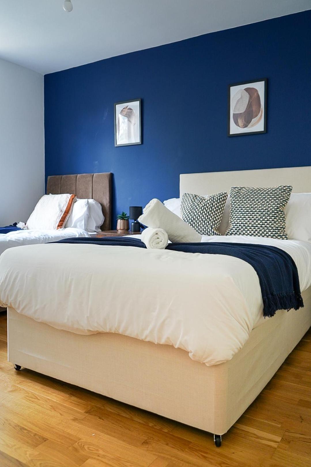 Apartment Stylish House Sleeps 9 With Free Parking In Putney *