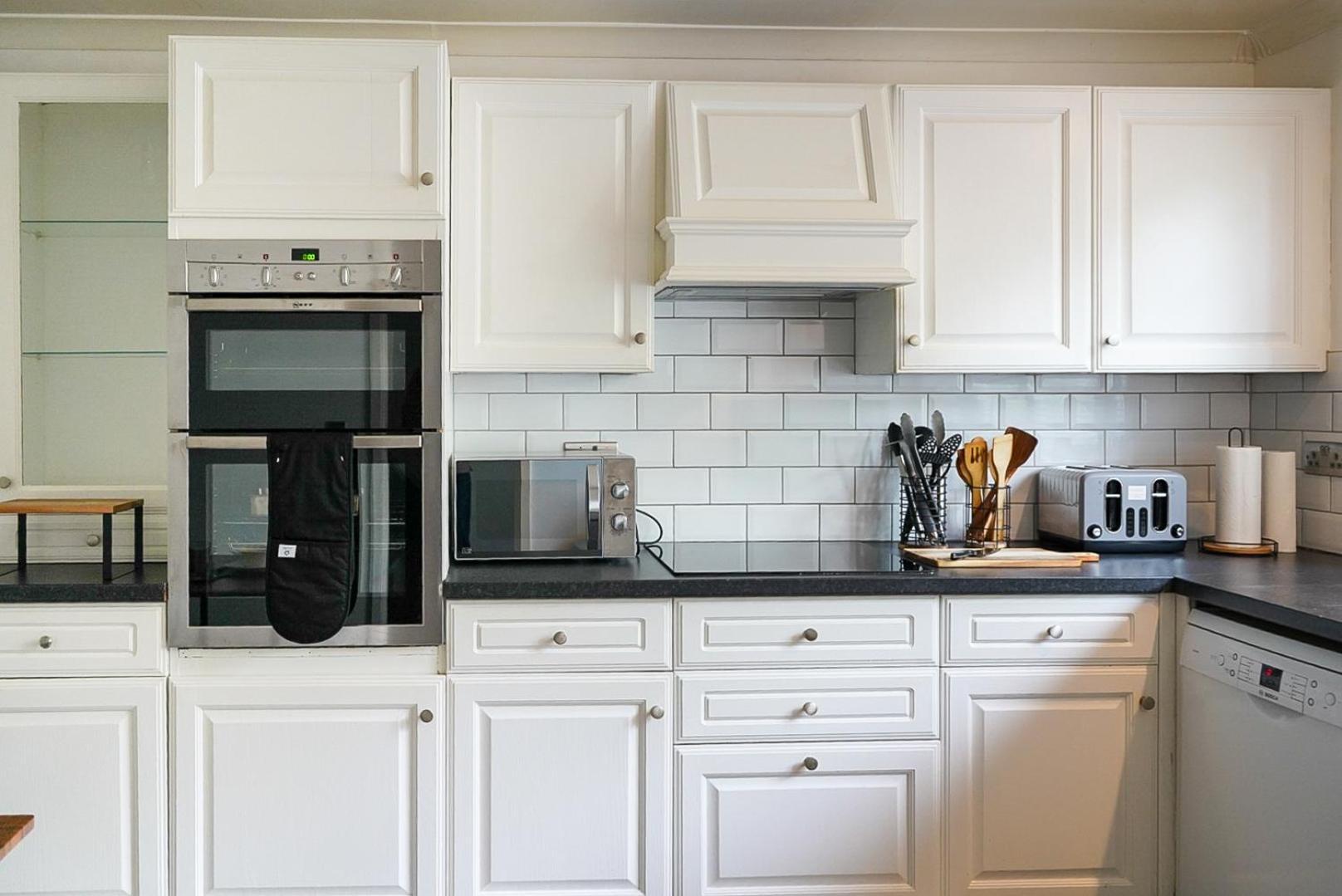 Apartment Stylish House Sleeps 9 With Free Parking In Putney