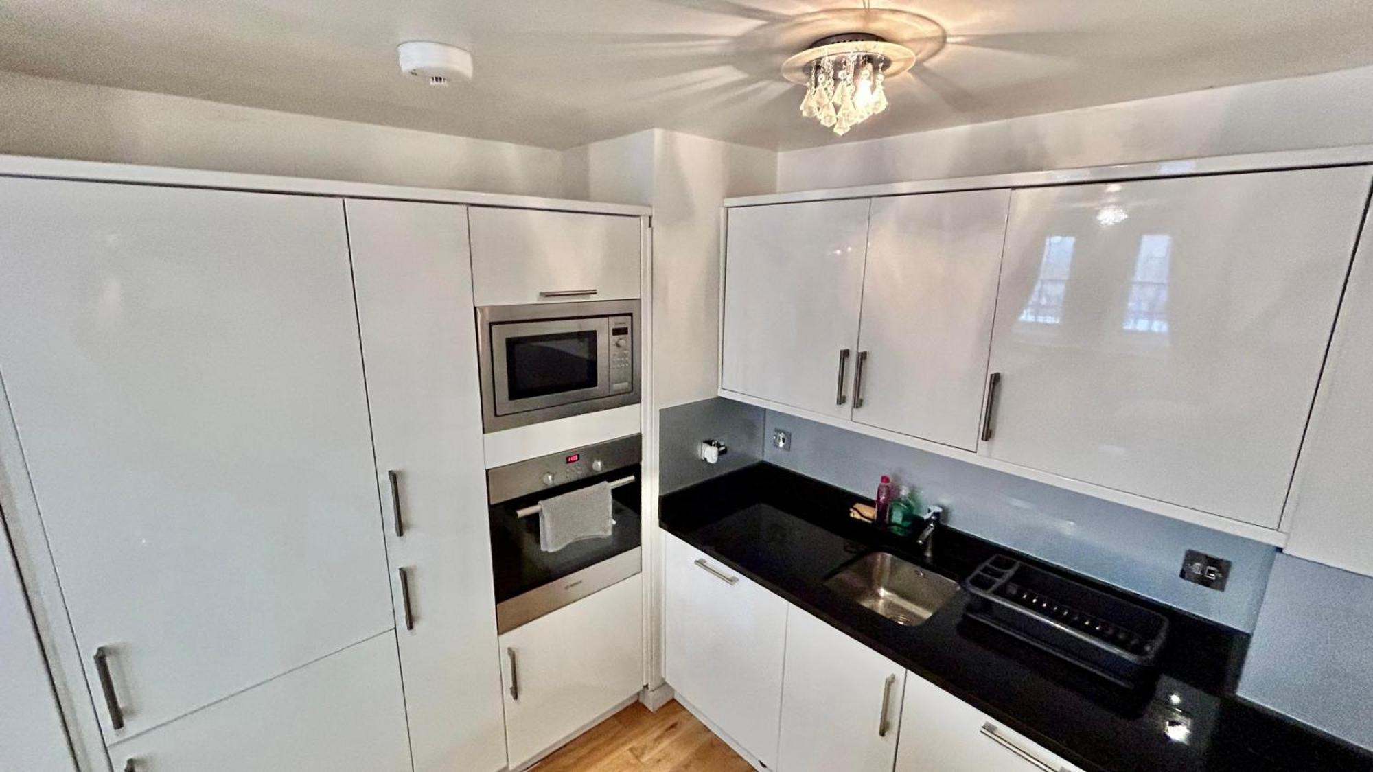 Detached House With Free Parking In Little Venice Near Paddington Hyde Park * London