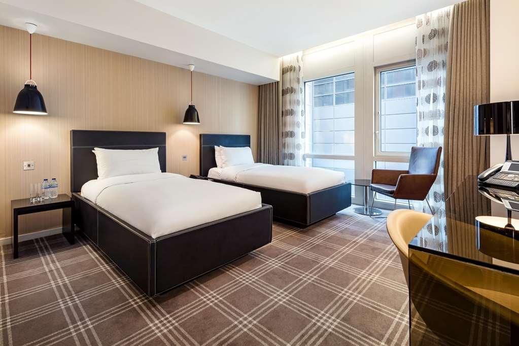 Radisson Blu Hotel, Canary Wharf East 4*