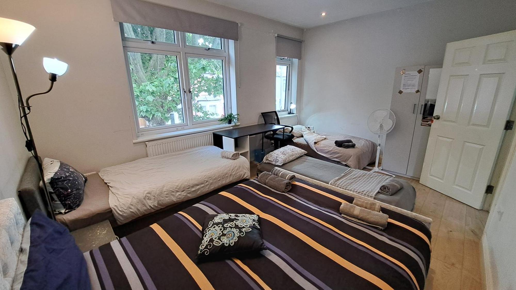 Comfy Fenia Homestay *