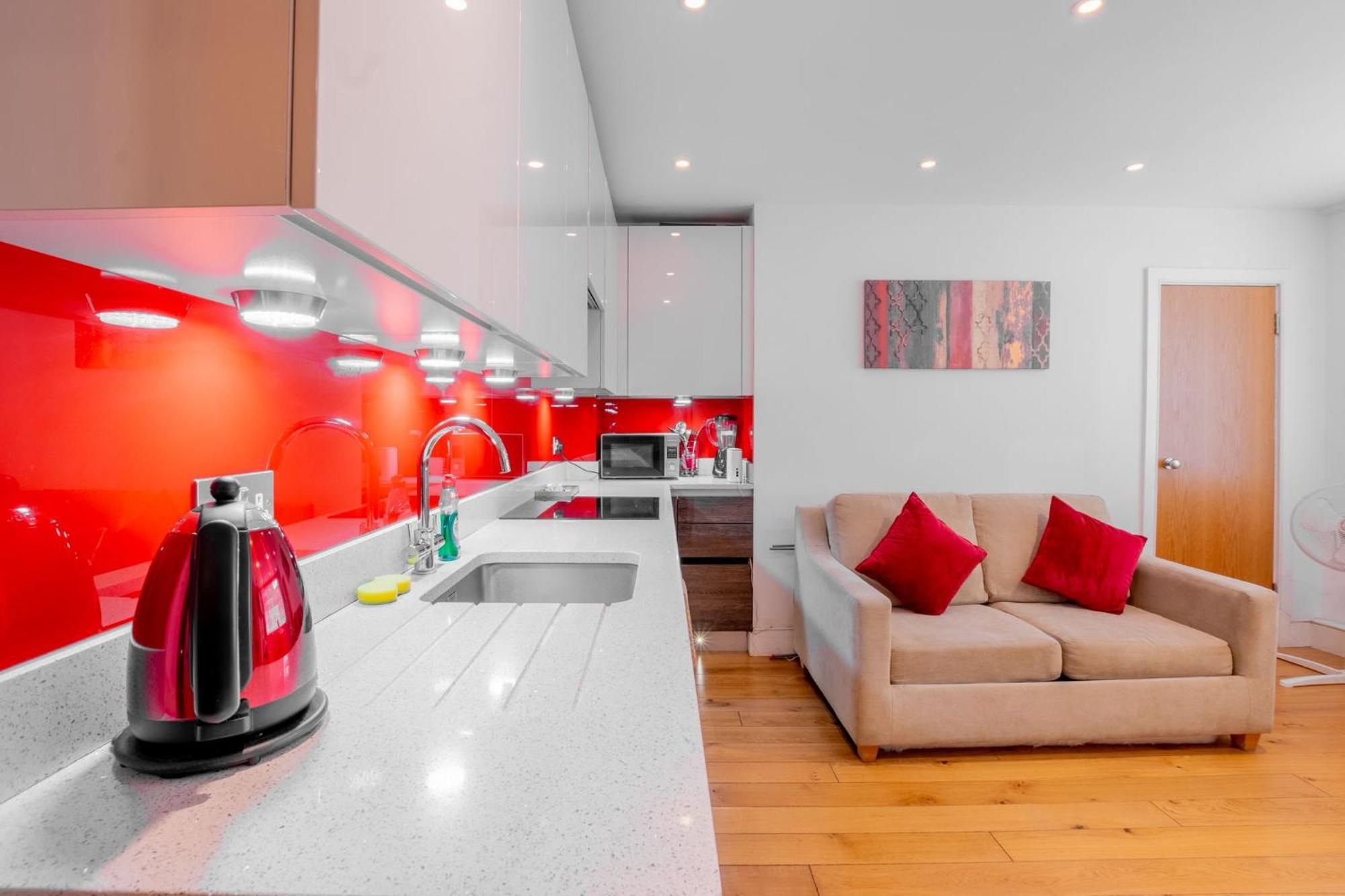 Apartment 1 Bed Flat In Nell Gwynn House, Sleeps 4, Steps From Harrods & Hyde Park, 24 Hour Reception