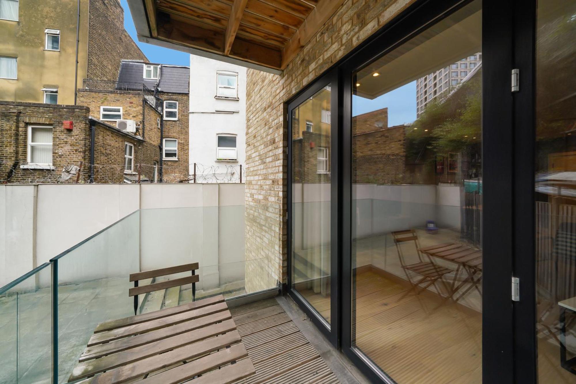 Palmer - Elephant & Castle Apartment *