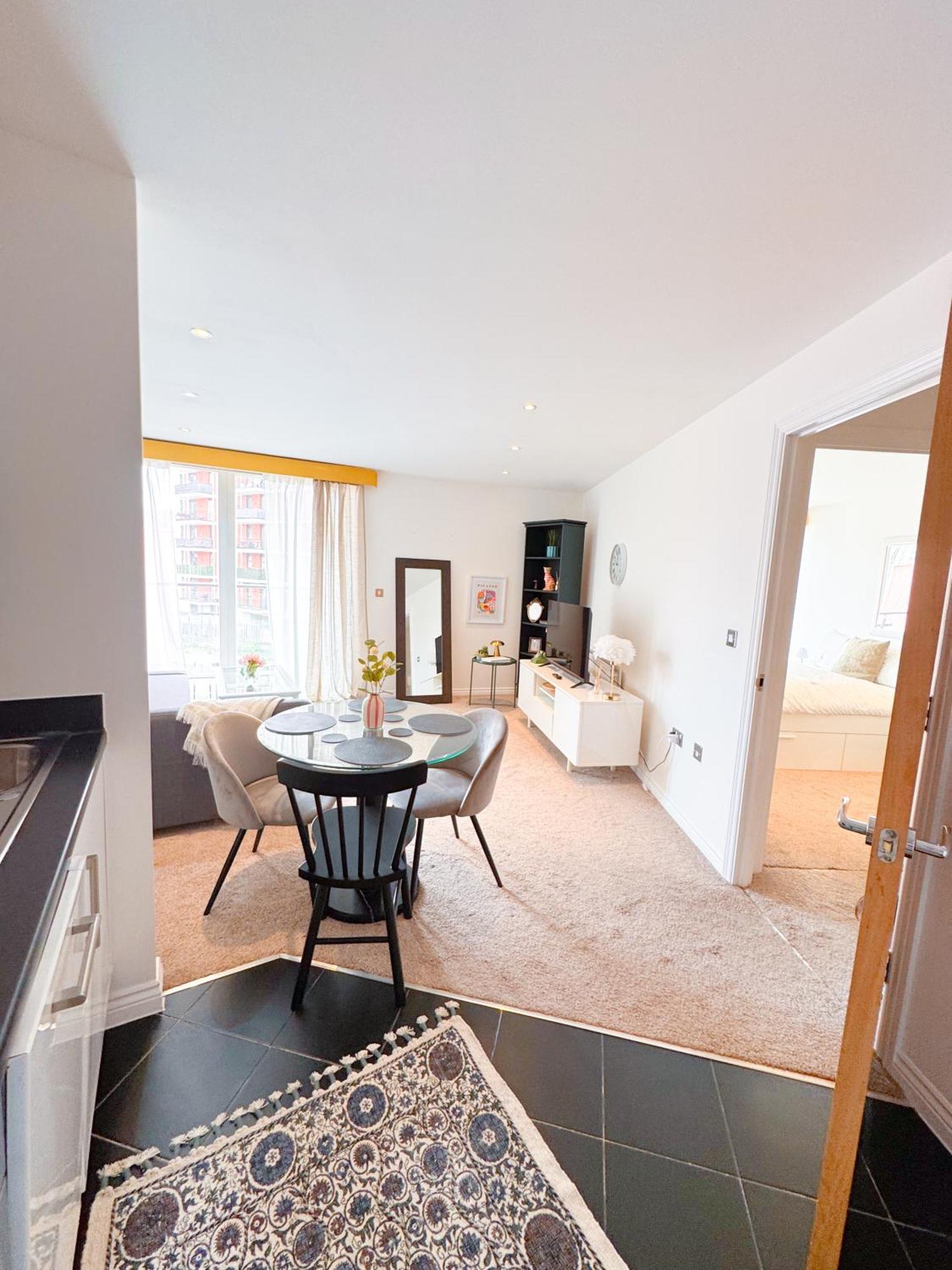 Family Stay London With Balcony In Battersea Power Station London