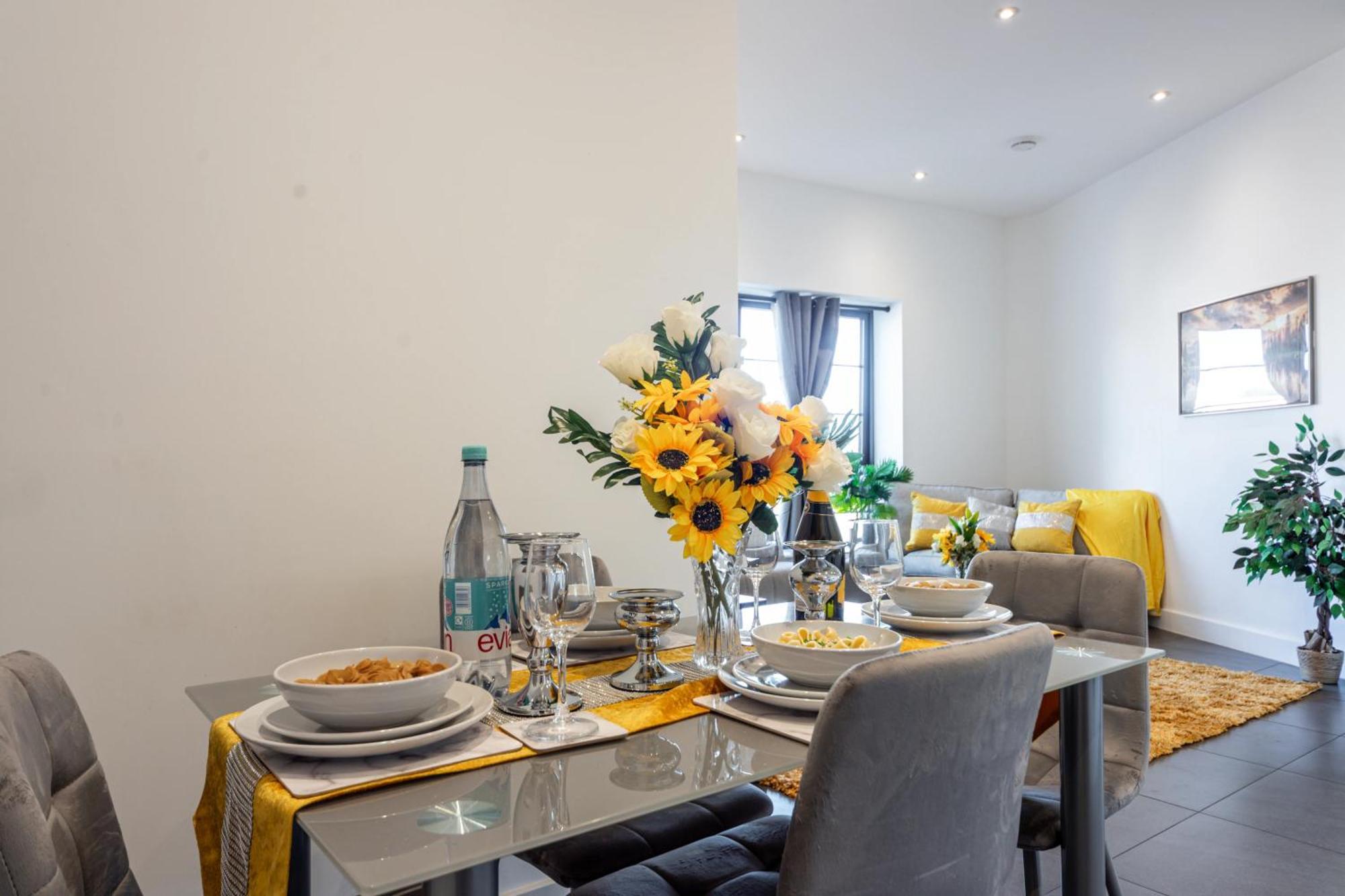 2 Bed Oasis Flat-o2-excel-canary Wharf- Shops- Trains -free Parking,wifi 500mb & Flex Check In Londres