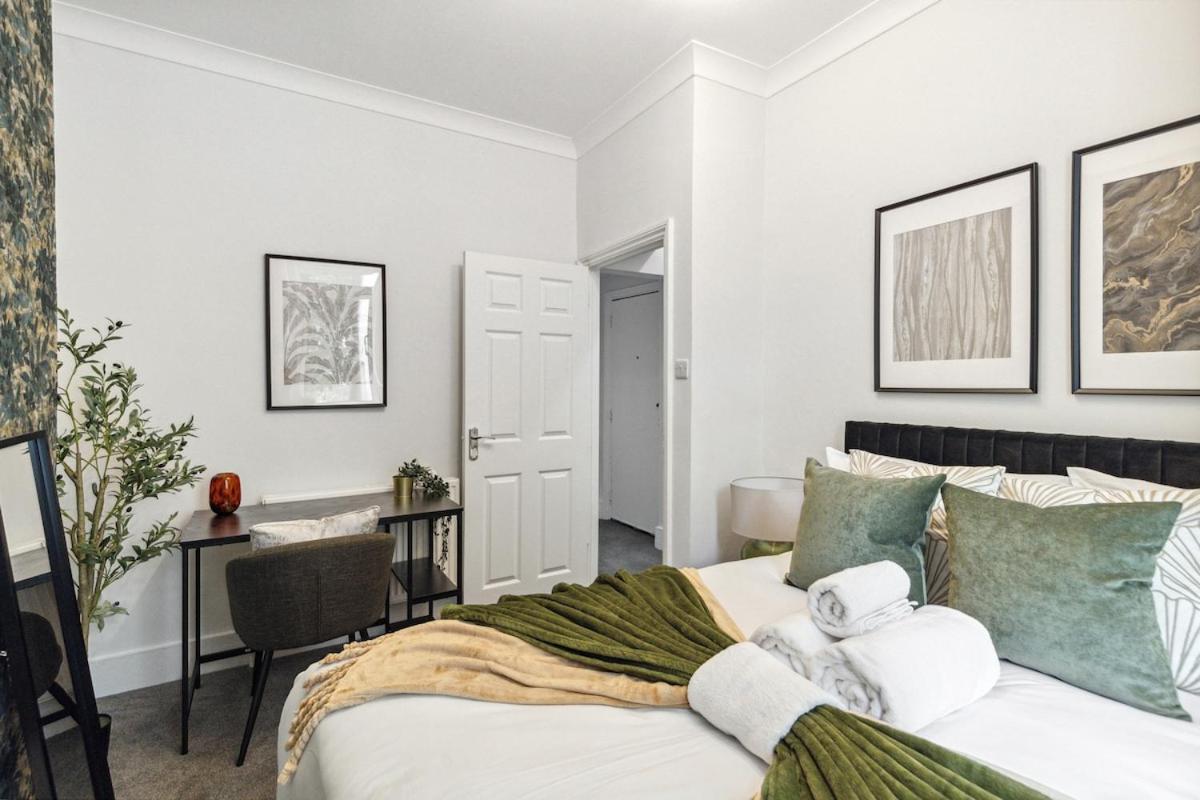 Comfort Convenience Location Shepherds Bush Ground Floor *