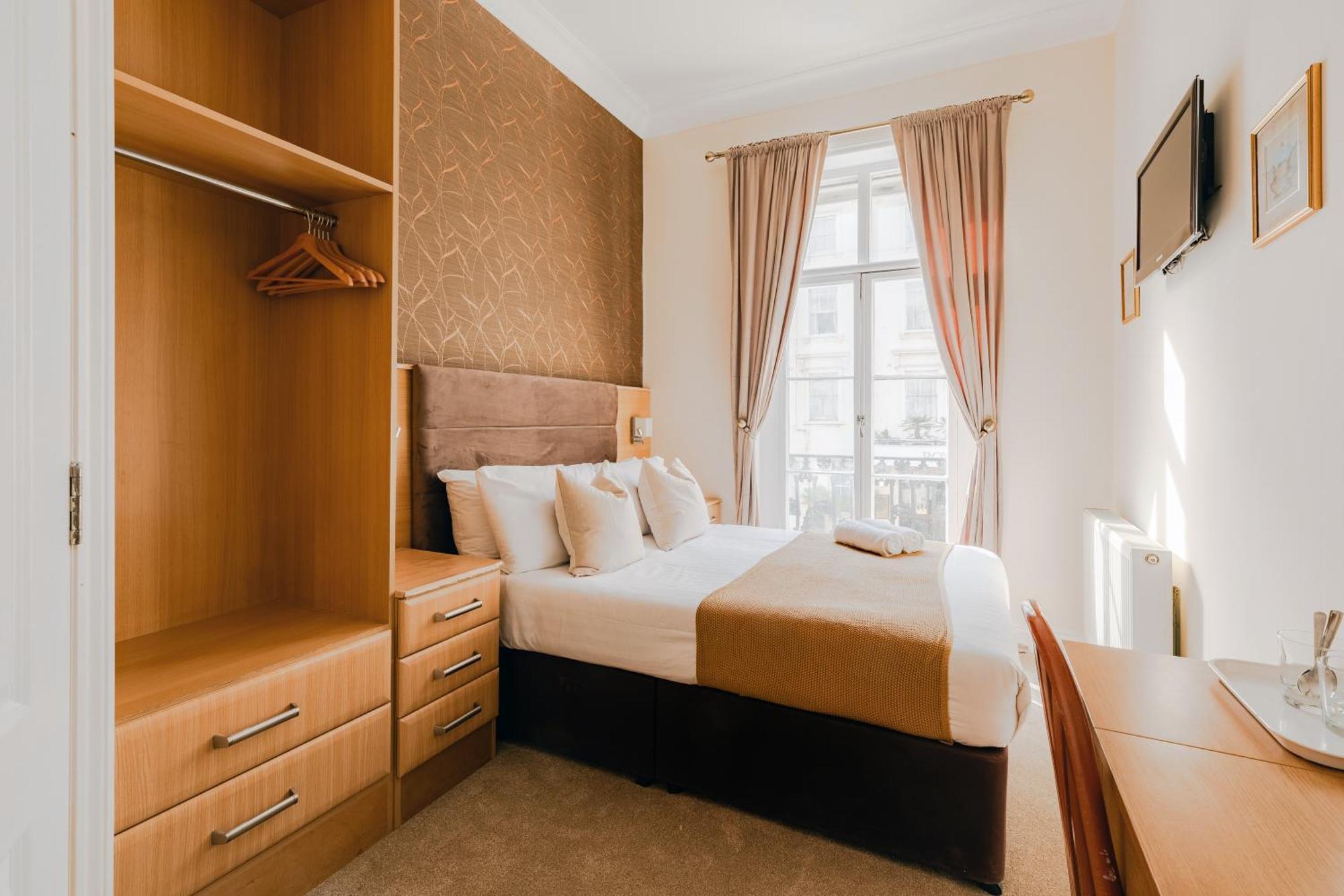 Mina Hotel London