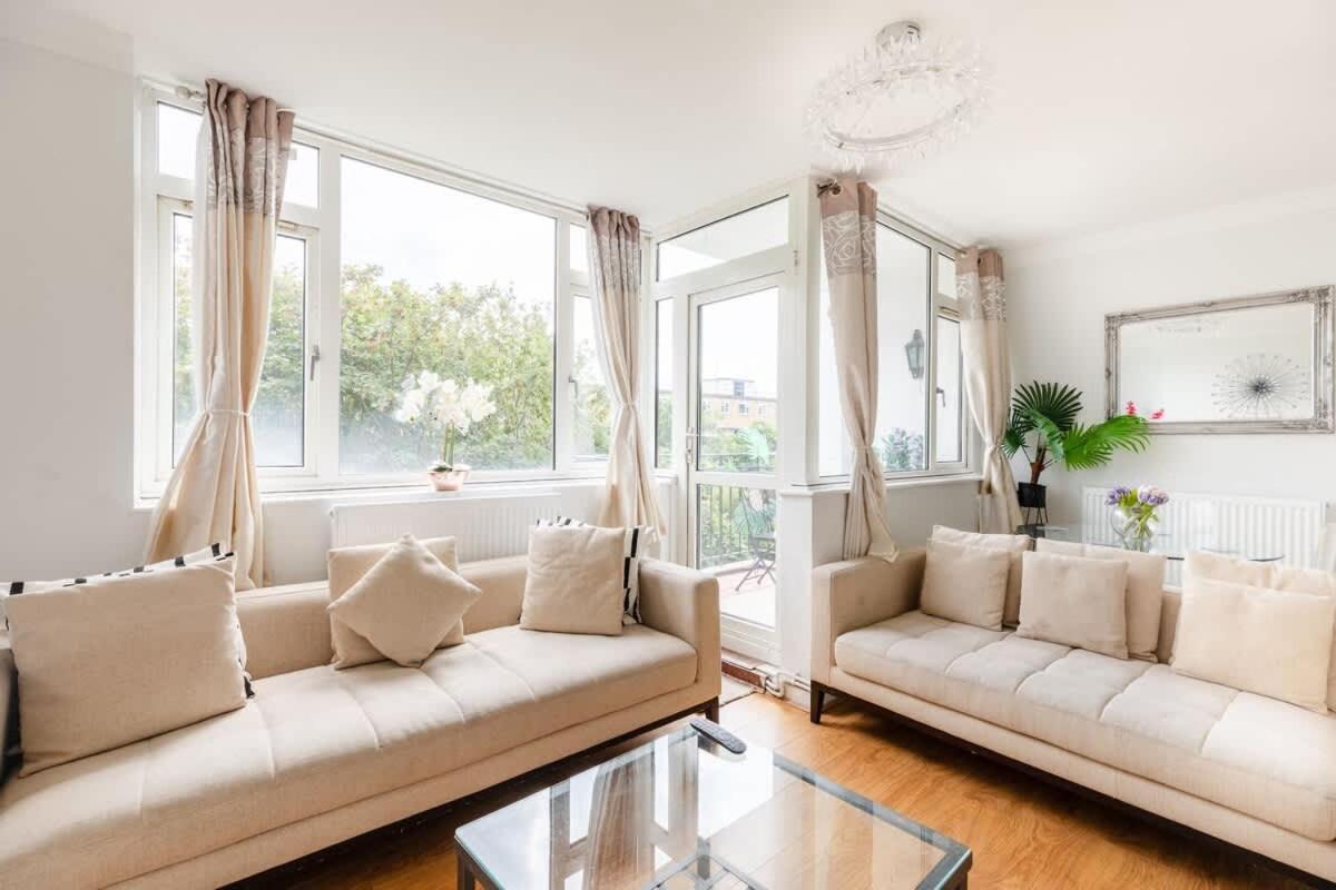 Cosy 3 Bed Flat Near London's Highlights Holiday home *