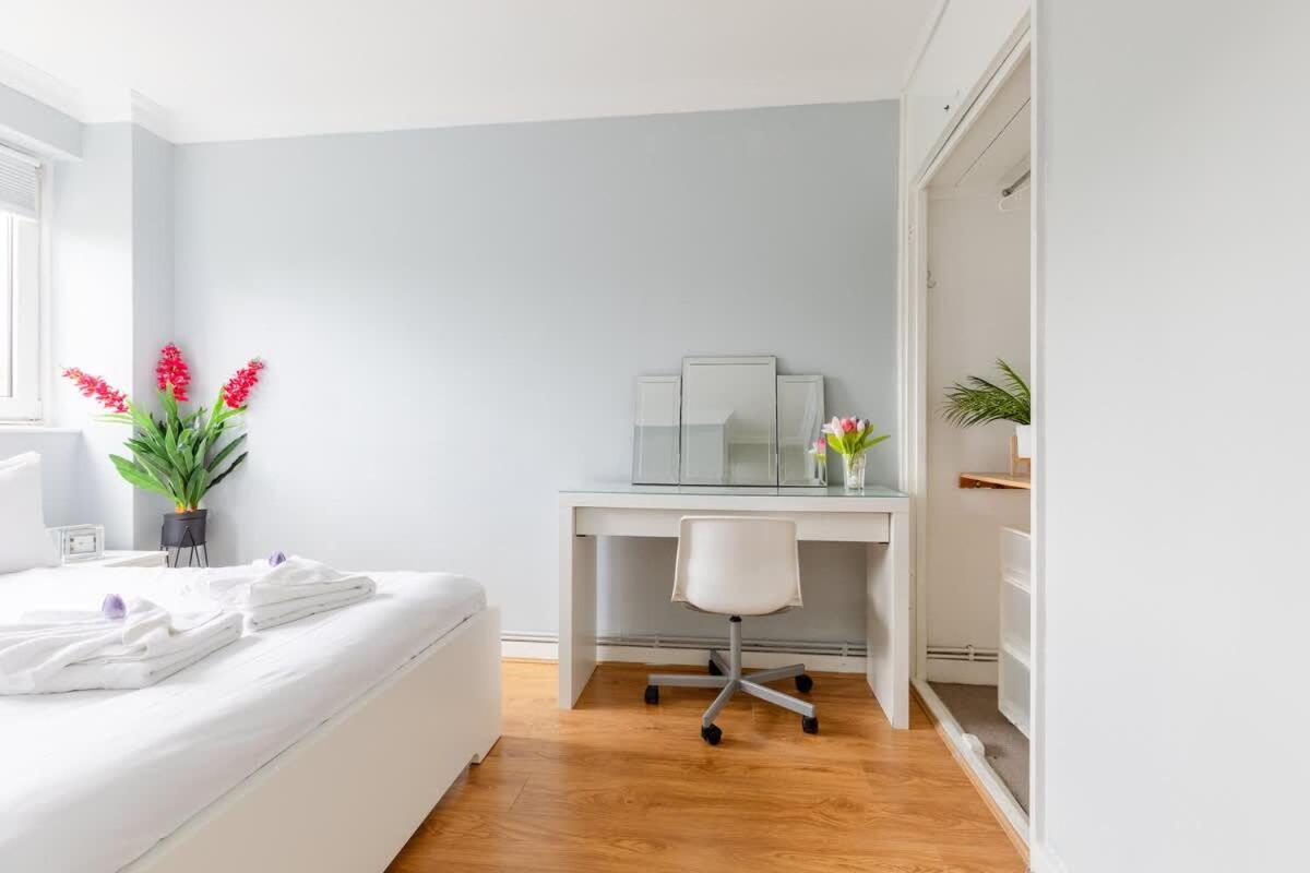 Cosy 3 Bed Flat Near London's Highlights London
