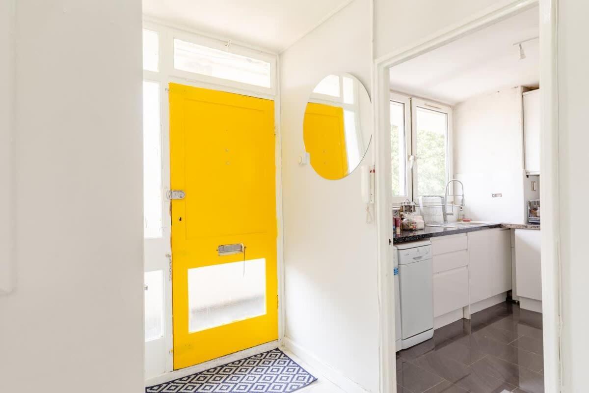 Cosy 3 Bed Flat Near London's Highlights