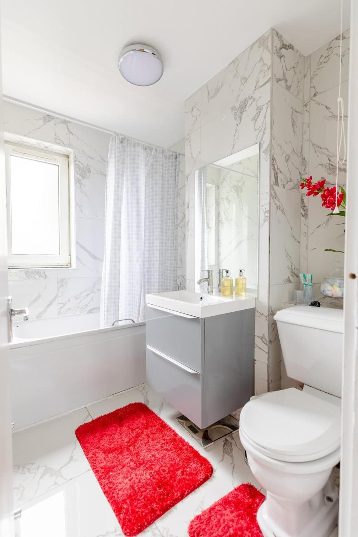 Cosy 3 Bed Flat Near London's Highlights Holiday home *